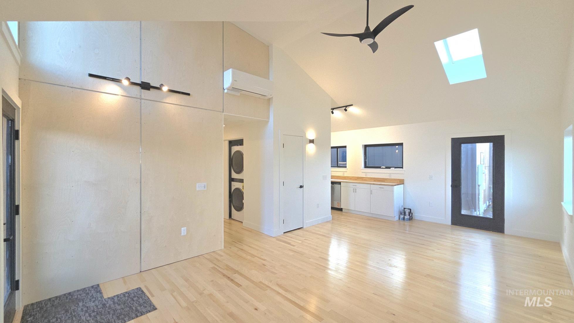 424 E Palouse River Dr., Moscow, Idaho 83843, 2 Bedrooms, 1 Bathroom, Residential For Sale, Price $235,000,MLS 98956103