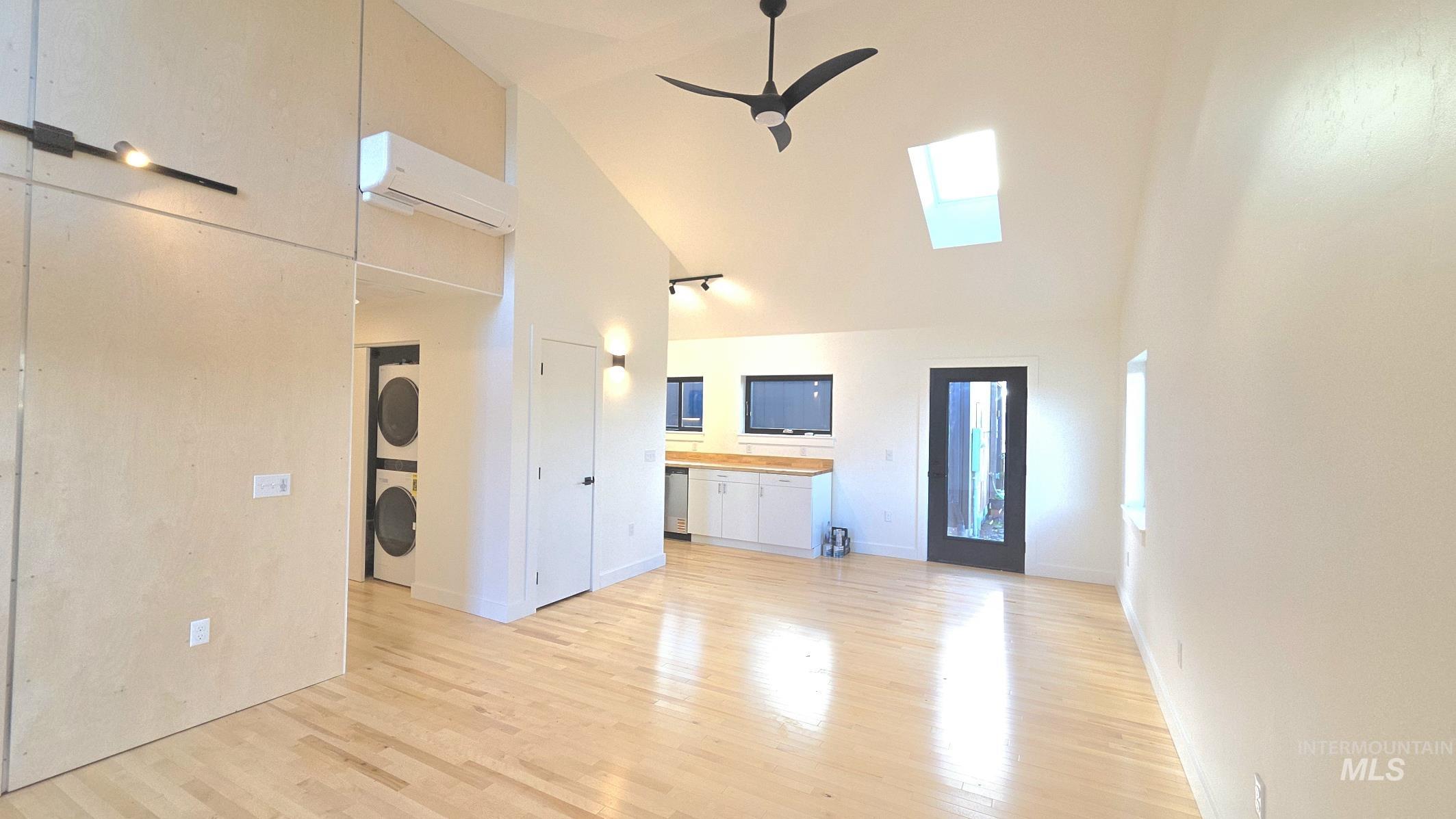 424 E Palouse River Dr., Moscow, Idaho 83843, 2 Bedrooms, 1 Bathroom, Residential For Sale, Price $235,000,MLS 98956103