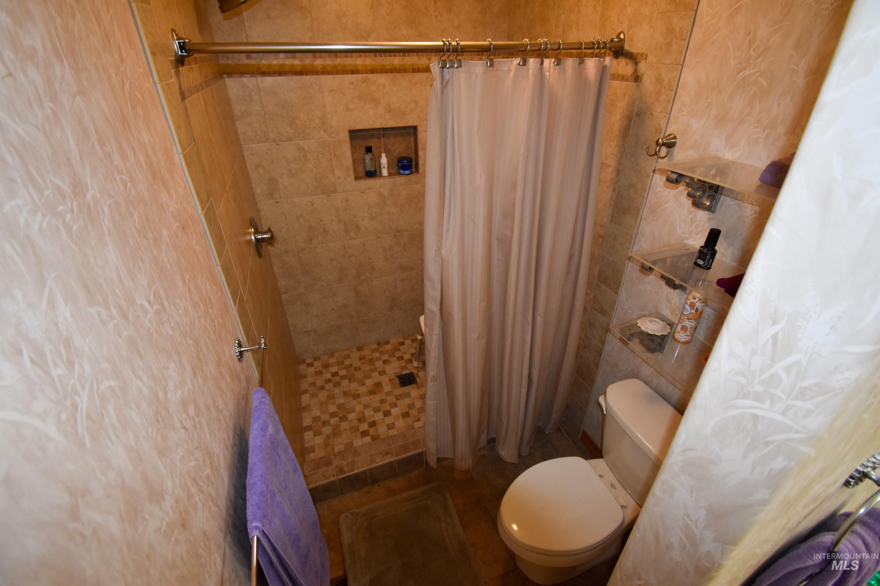 209 Harding St, Asotin, Washington 99402, 3 Bedrooms, 3 Bathrooms, Residential For Sale, Price $799,000,MLS 98956128