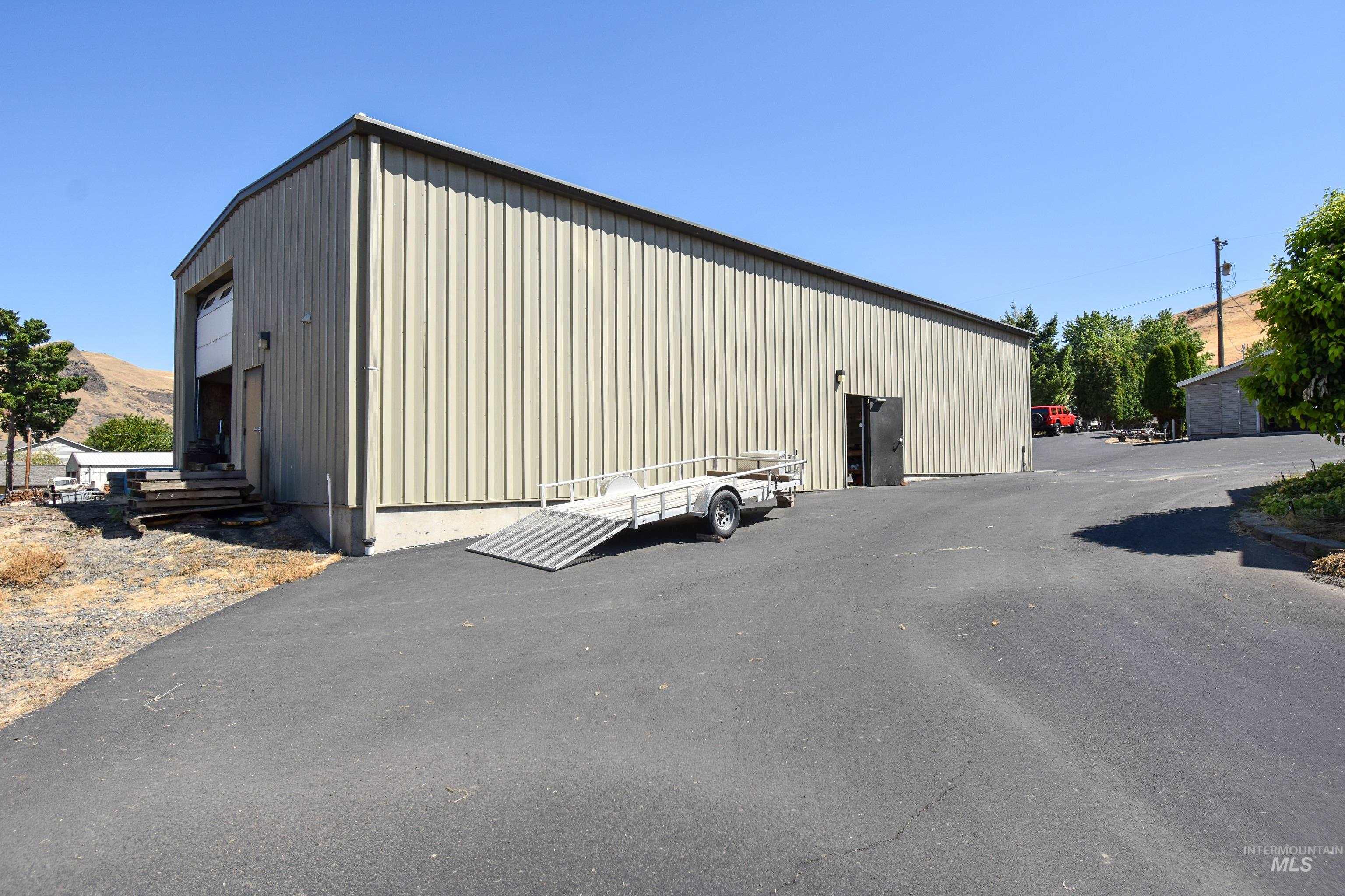 209 Harding St, Asotin, Washington 99402, 3 Bedrooms, 3 Bathrooms, Residential For Sale, Price $799,000,MLS 98956128