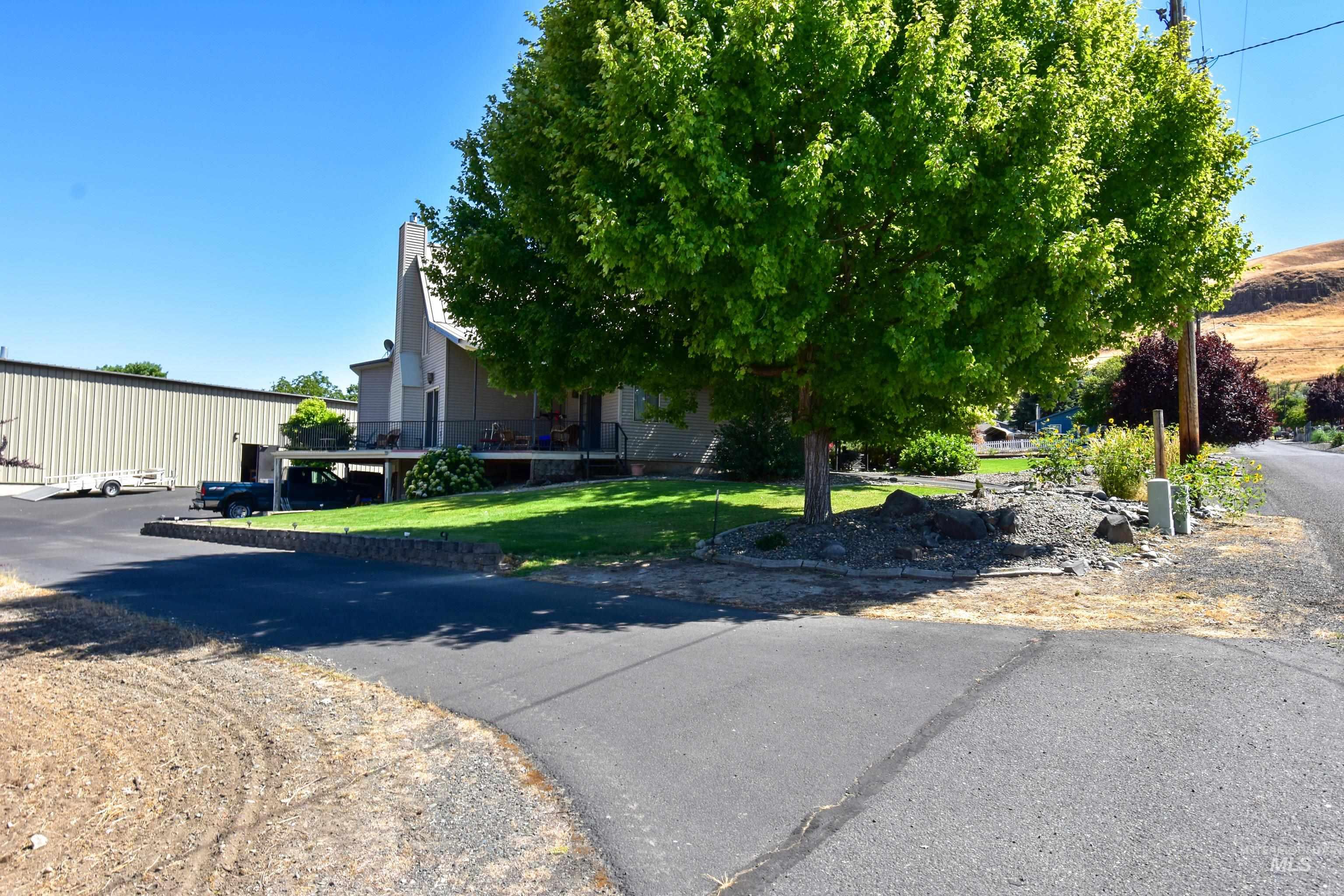 209 Harding St, Asotin, Washington 99402, 3 Bedrooms, 3 Bathrooms, Residential For Sale, Price $799,000,MLS 98956128