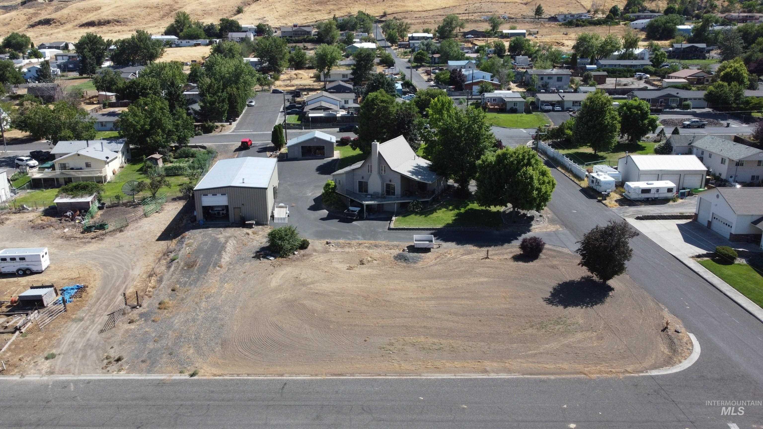 209 Harding St, Asotin, Washington 99402, 3 Bedrooms, 3 Bathrooms, Residential For Sale, Price $769,000,MLS 98956128