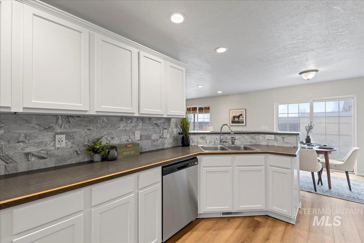 1190 NW Bluegrass Cr, Mountain Home, Idaho 83647, 5 Bedrooms, 2.5 Bathrooms, Residential For Sale, Price $689,900,MLS 98956137