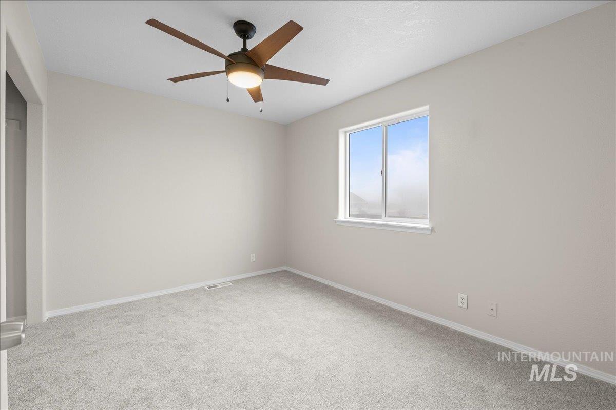 1190 NW Bluegrass Cr, Mountain Home, Idaho 83647, 5 Bedrooms, 2.5 Bathrooms, Residential For Sale, Price $689,900,MLS 98956137