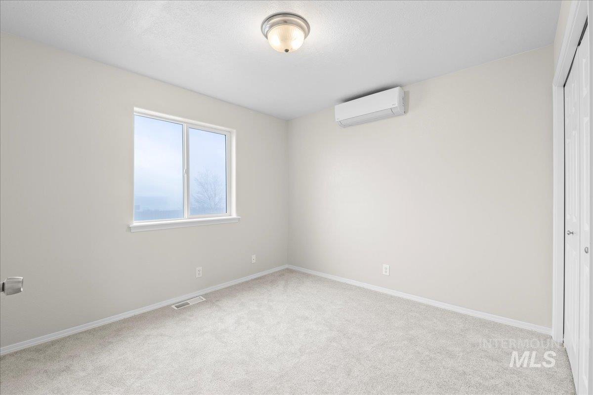 1190 NW Bluegrass Cr, Mountain Home, Idaho 83647, 5 Bedrooms, 2.5 Bathrooms, Residential For Sale, Price $689,900,MLS 98956137