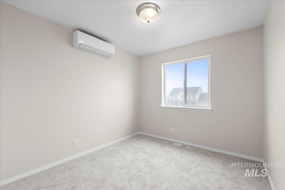 1190 NW Bluegrass Cr, Mountain Home, Idaho 83647, 5 Bedrooms, 2.5 Bathrooms, Residential For Sale, Price $689,900,MLS 98956137