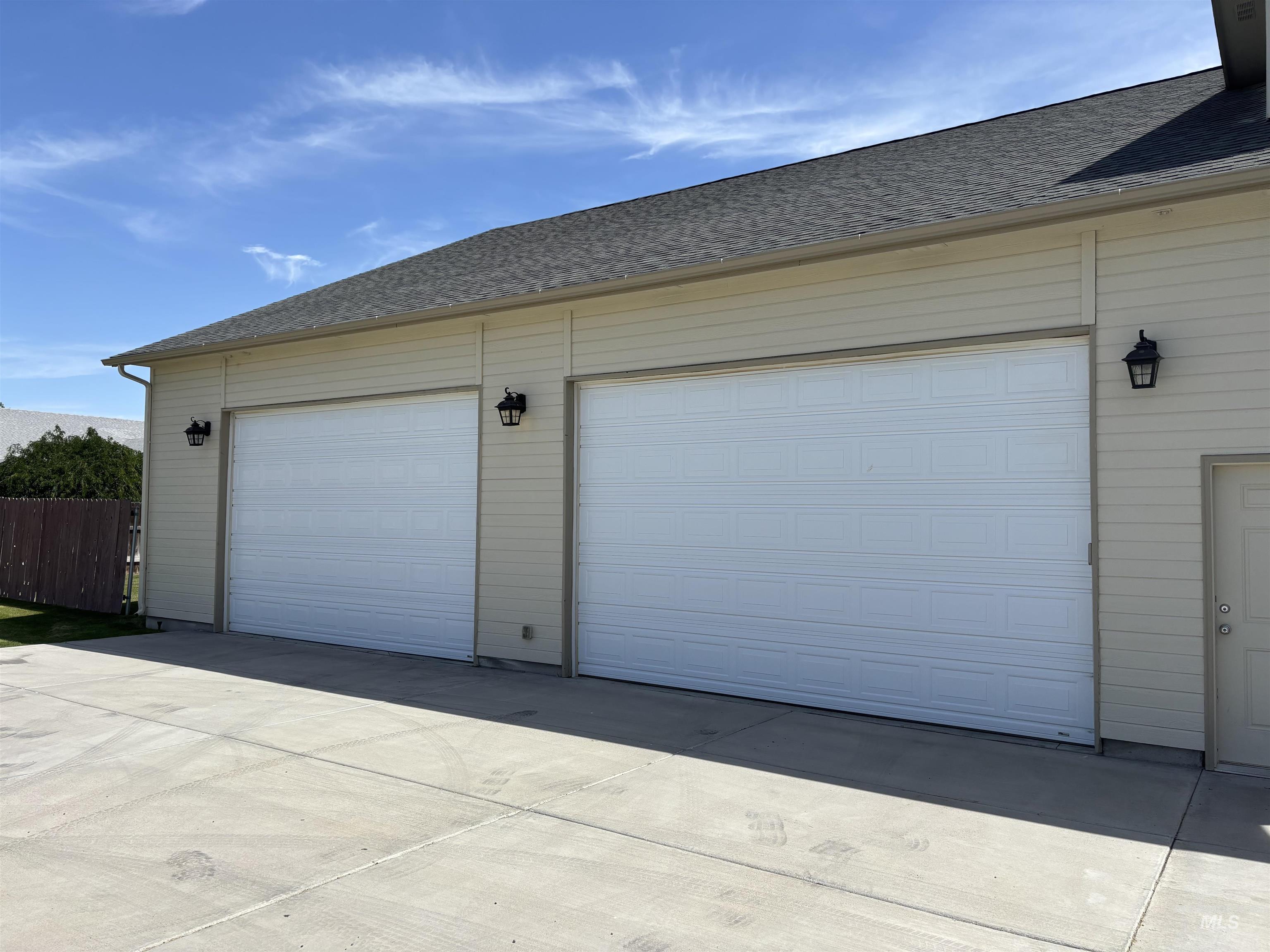 1190 NW Bluegrass Cr, Mountain Home, Idaho 83647, 5 Bedrooms, 2.5 Bathrooms, Residential For Sale, Price $689,900,MLS 98956137