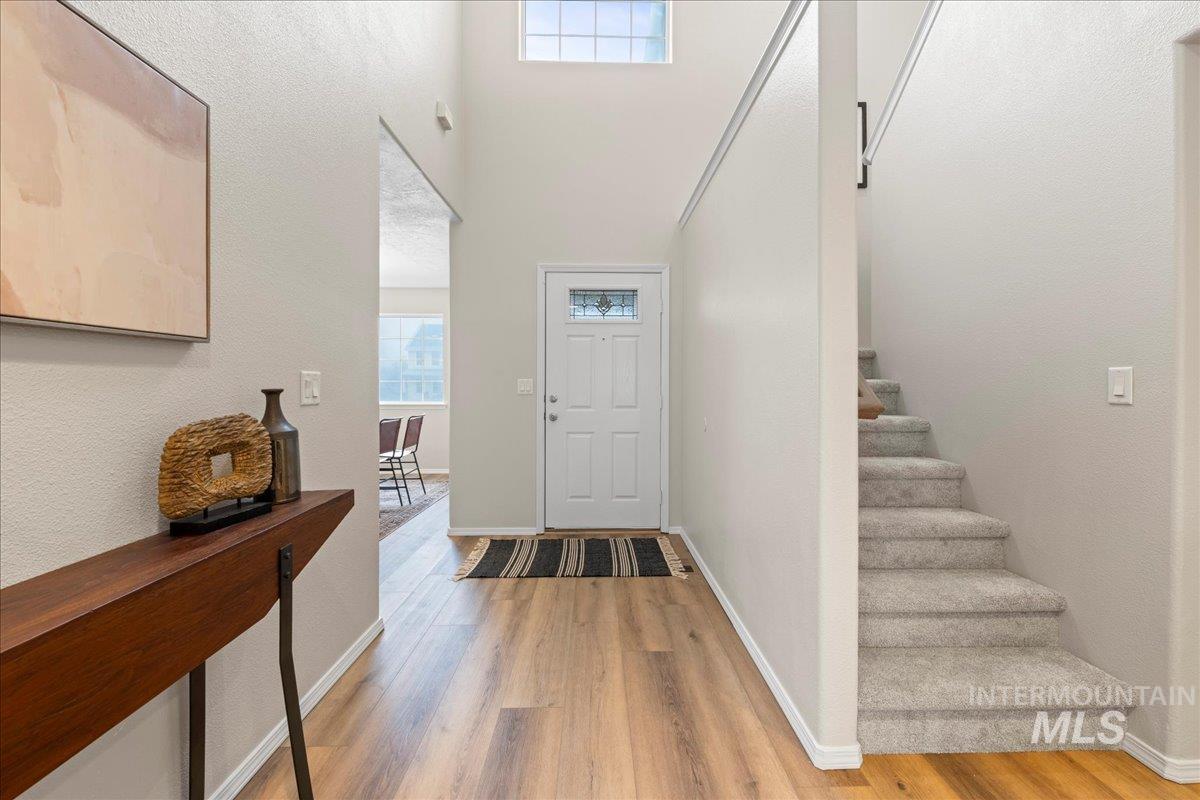 1190 NW Bluegrass Cr, Mountain Home, Idaho 83647, 5 Bedrooms, 2.5 Bathrooms, Residential For Sale, Price $689,900,MLS 98956137