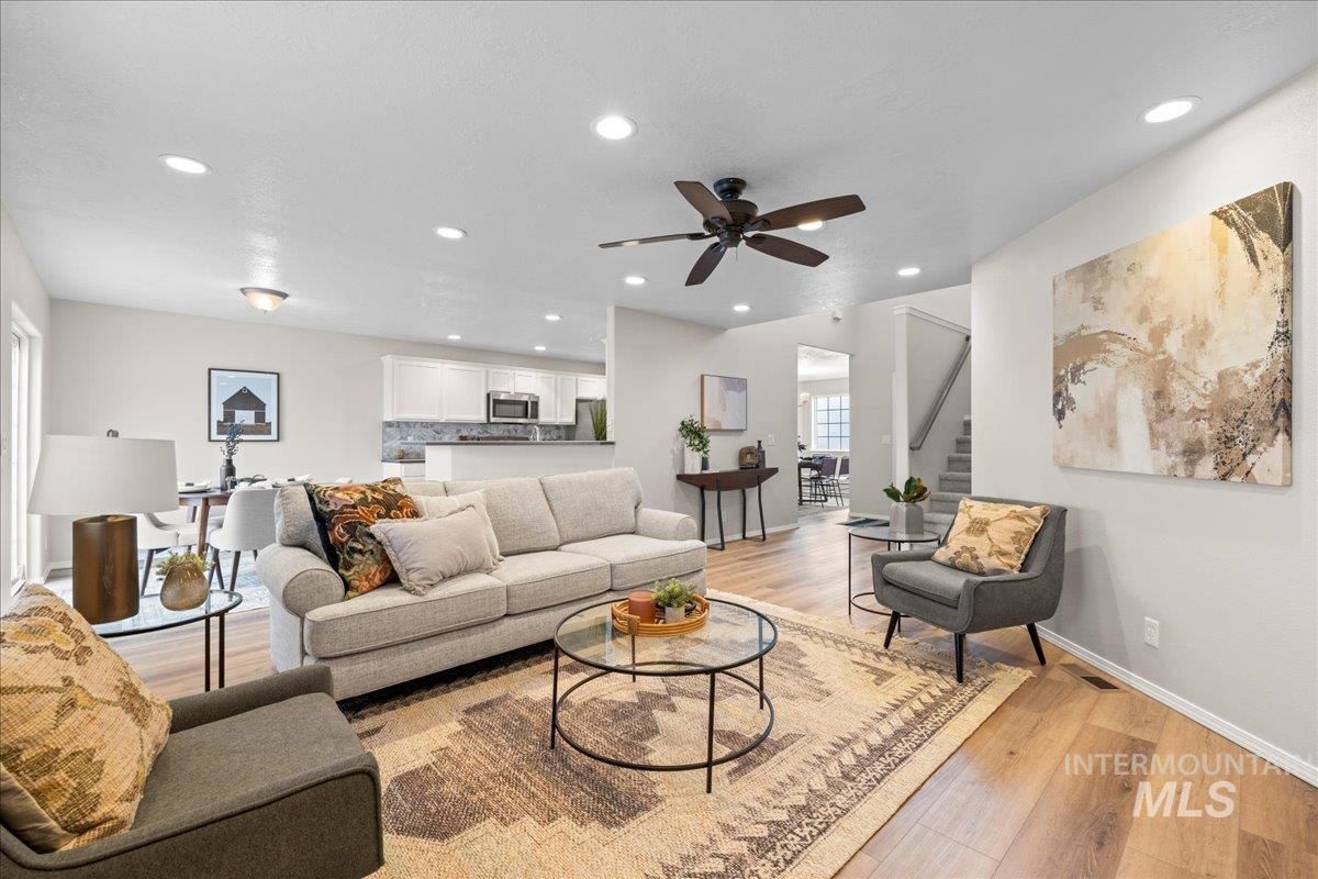 1190 NW Bluegrass Cr, Mountain Home, Idaho 83647, 5 Bedrooms, 2.5 Bathrooms, Residential For Sale, Price $689,900,MLS 98956137