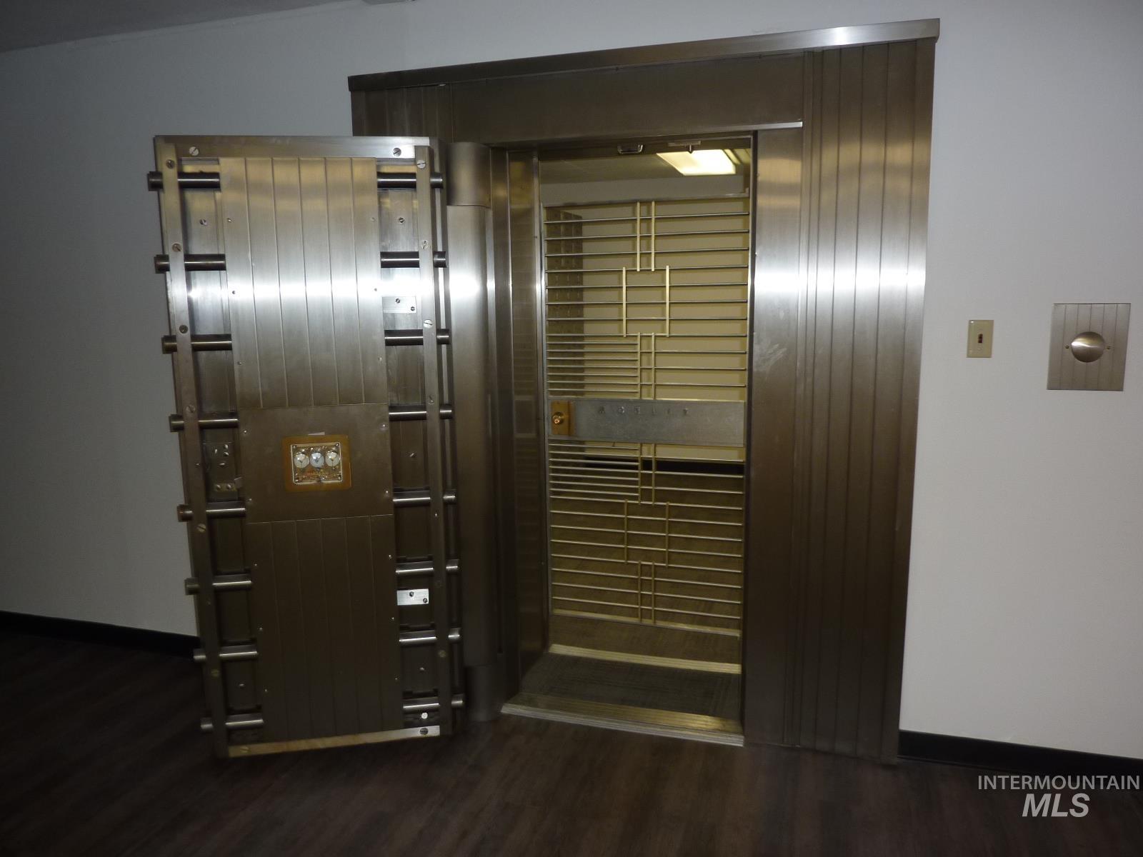 1031 21st Street, Lewiston, Idaho 83501-1927, Business/Commercial For Sale, Price $891,000,MLS 98956162