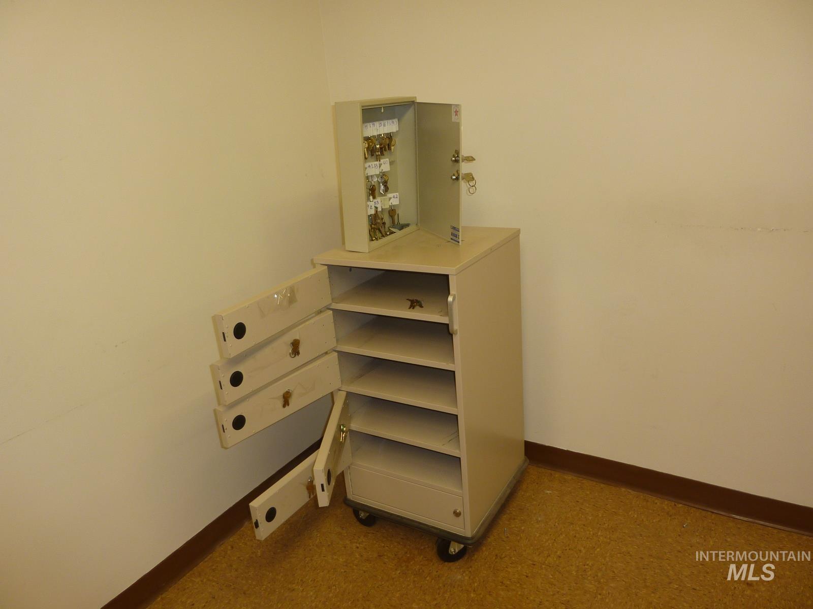 1031 21st Street, Lewiston, Idaho 83501-1927, Business/Commercial For Sale, Price $891,000,MLS 98956162