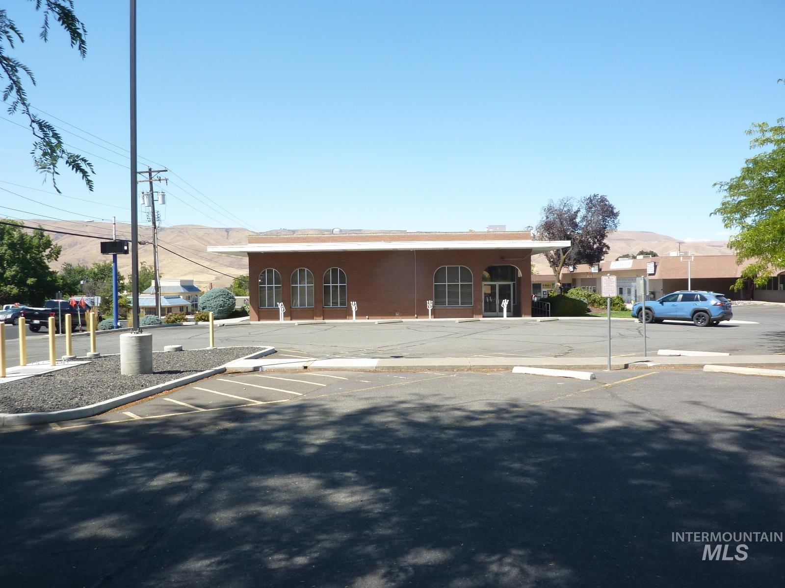 1031 21st Street, Lewiston, Idaho 83501-1927, Business/Commercial For Sale, Price $891,000,MLS 98956162