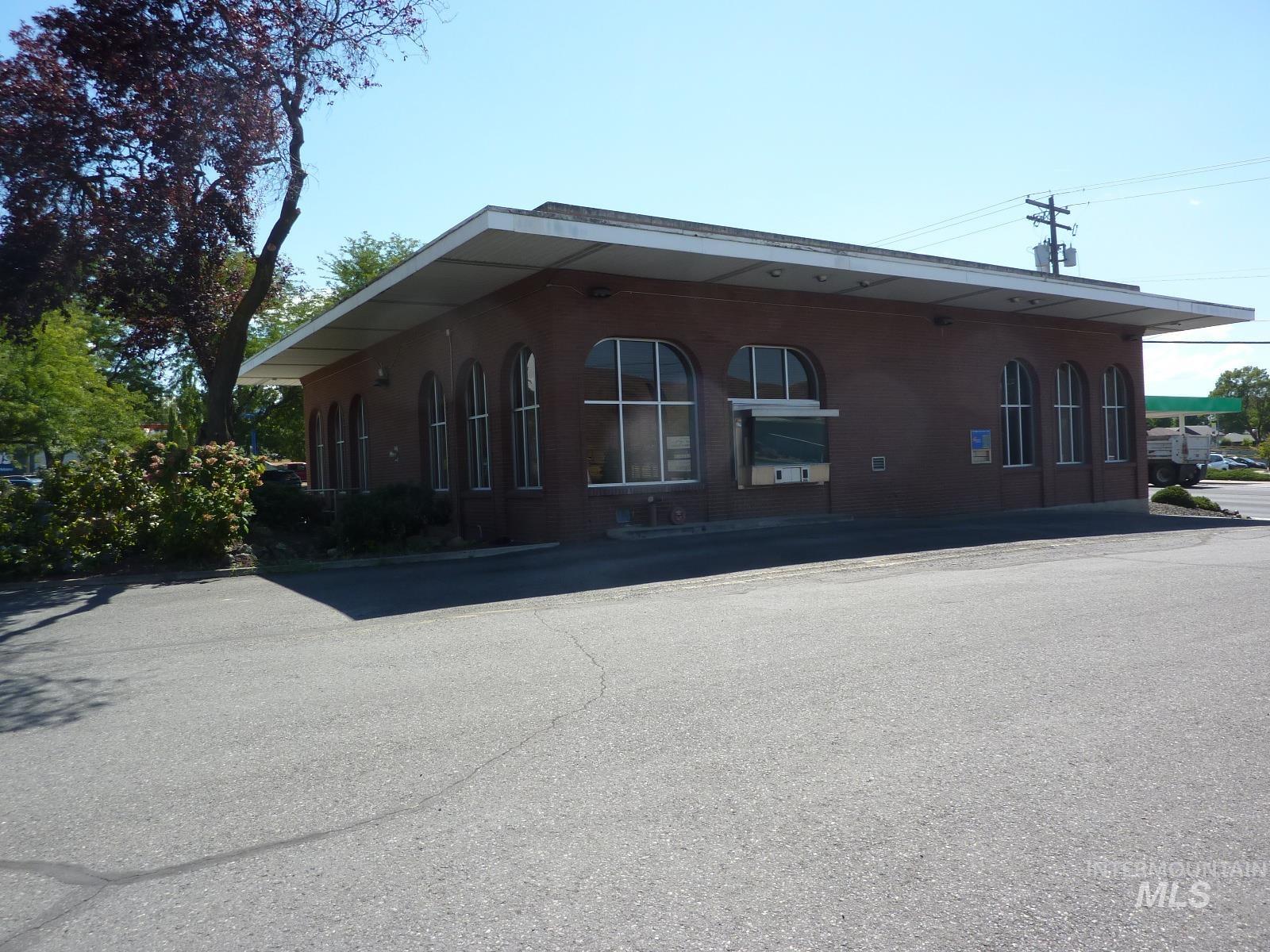 1031 21st Street, Lewiston, Idaho 83501-1927, Business/Commercial For Sale, Price $891,000,MLS 98956162