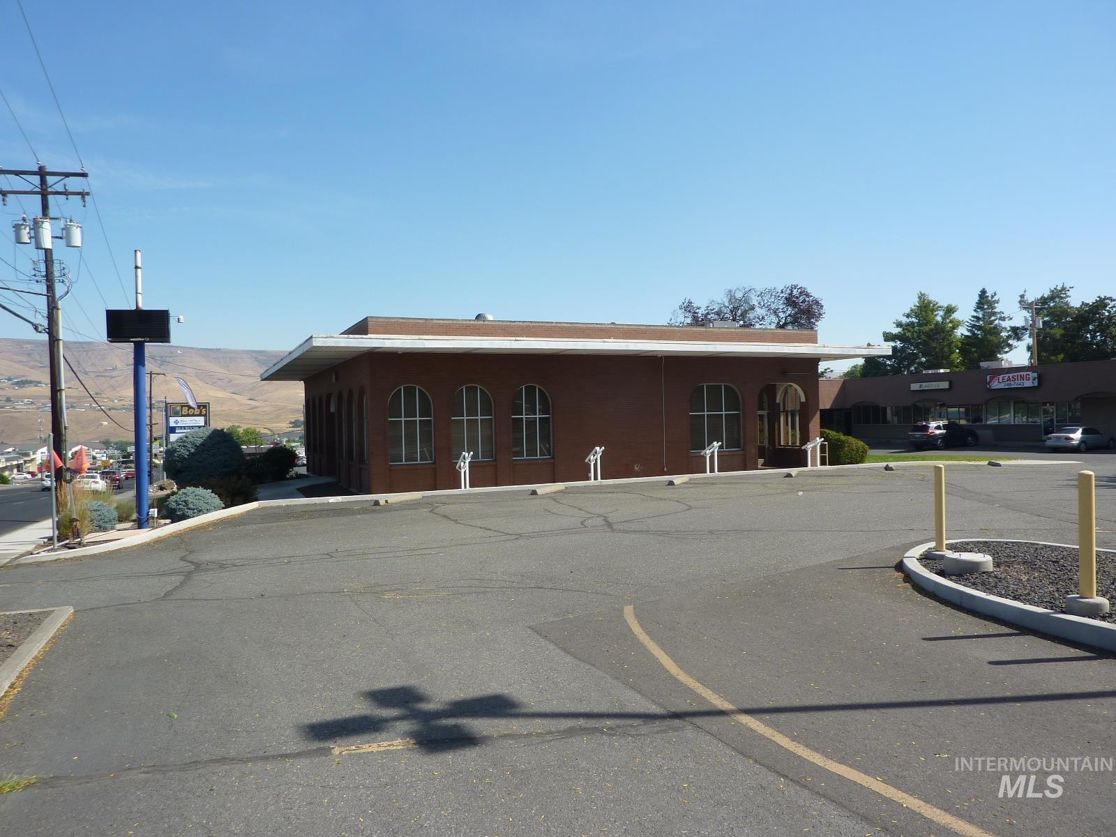 1031 21st Street, Lewiston, Idaho 83501-1927, Business/Commercial For Sale, Price $891,000,MLS 98956162