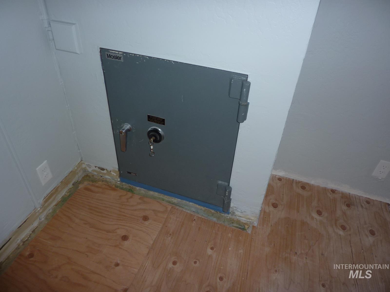 1031 21st Street, Lewiston, Idaho 83501-1927, Business/Commercial For Sale, Price $891,000,MLS 98956162