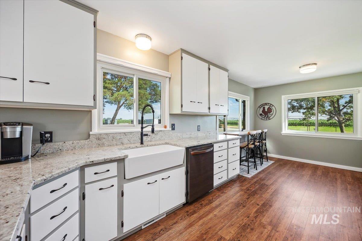 249 W 500 S, Jerome, Idaho 83338, 3 Bedrooms, 3 Bathrooms, Residential For Sale, Price $850,000,MLS 98956174