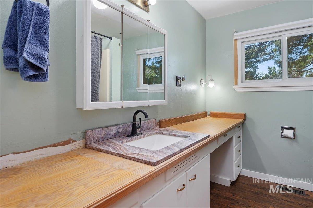 249 W 500 S, Jerome, Idaho 83338, 3 Bedrooms, 3 Bathrooms, Residential For Sale, Price $850,000,MLS 98956174