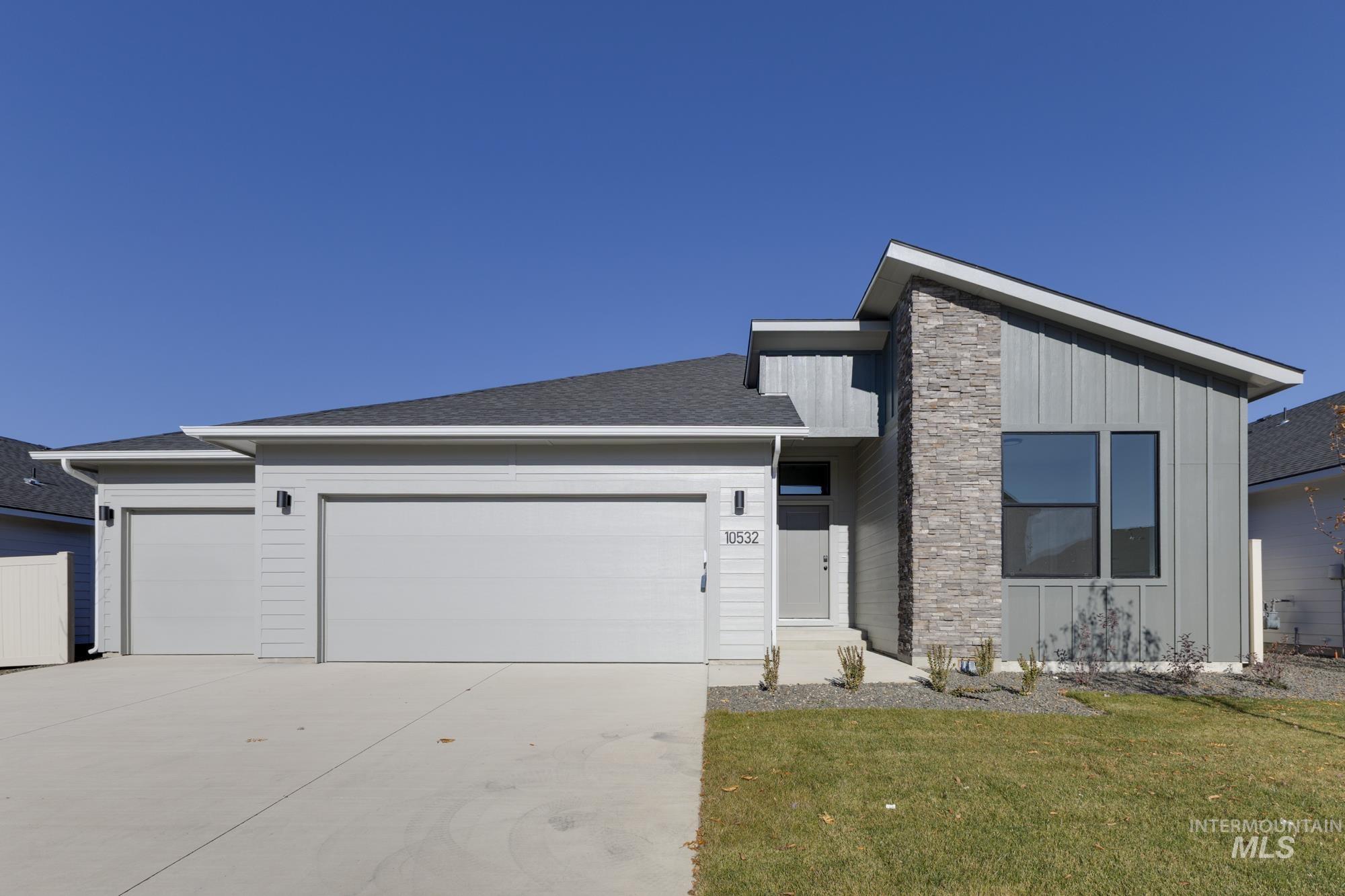 10532 W Tinder St, Star, Idaho 83669, 4 Bedrooms, 2 Bathrooms, Residential For Sale, Price $474,990,MLS 98956185