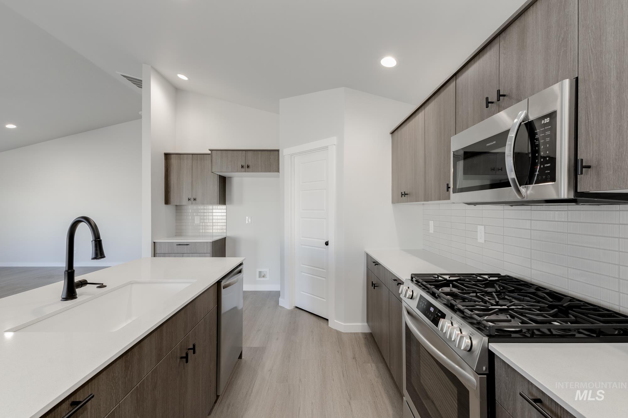 10532 W Tinder St, Star, Idaho 83669, 4 Bedrooms, 2 Bathrooms, Residential For Sale, Price $474,990,MLS 98956185