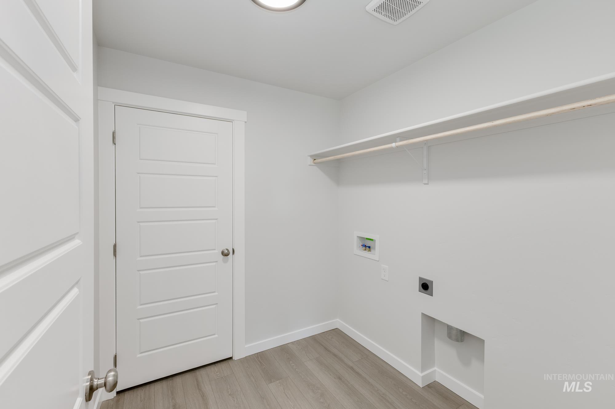 2304 N Carly Ave, Star, Idaho 83669, 4 Bedrooms, 2 Bathrooms, Residential For Sale, Price $480,990,MLS 98956187