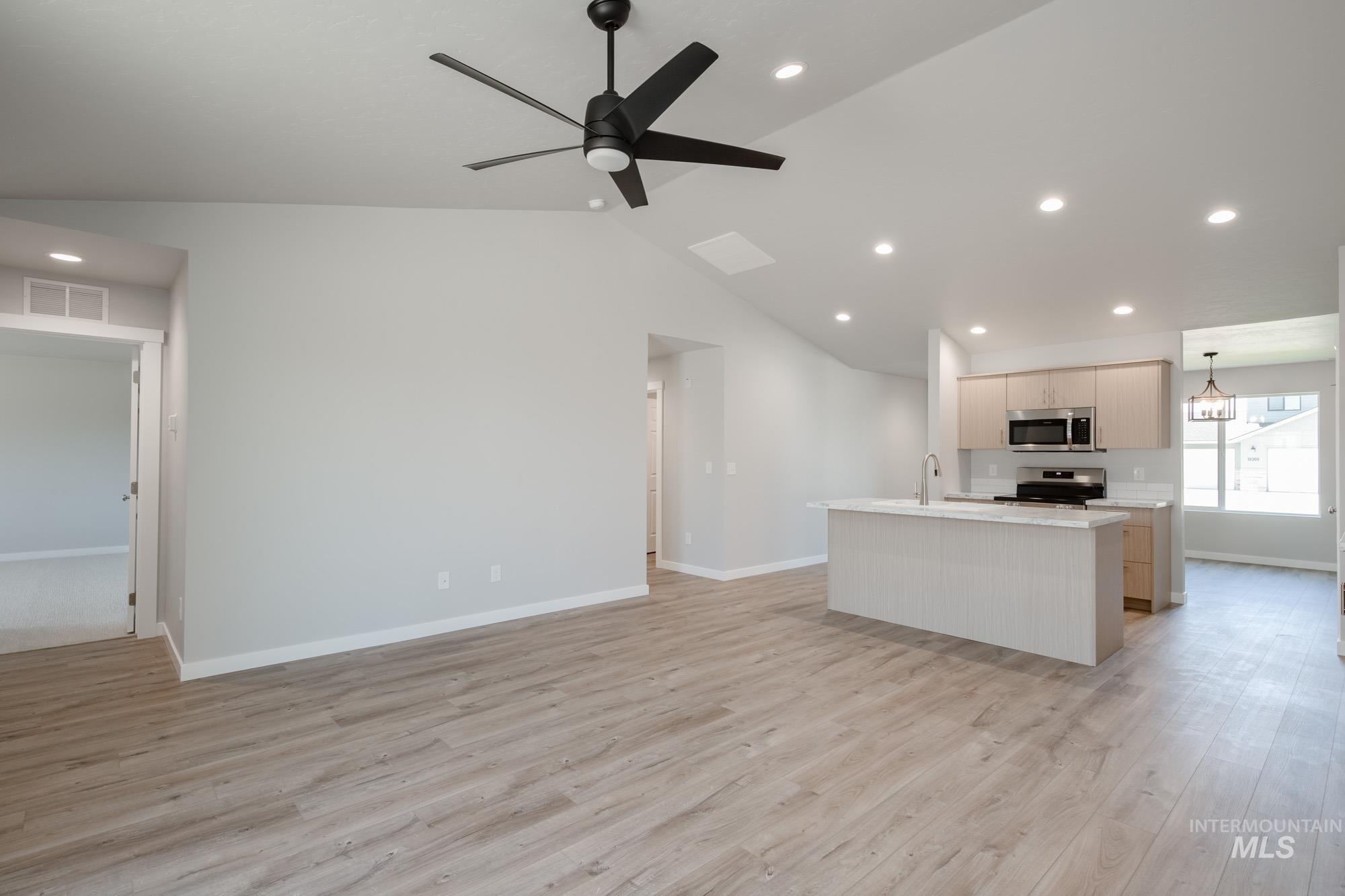 19366 Schooner Ave, Caldwell, Idaho 83605, 3 Bedrooms, 2 Bathrooms, Residential For Sale, Price $375,990,MLS 98956193