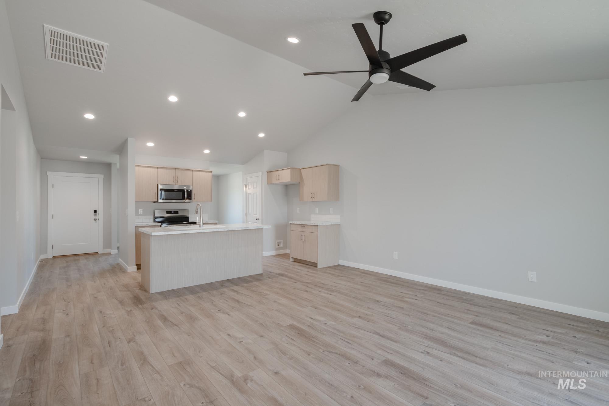 19366 Schooner Ave, Caldwell, Idaho 83605, 3 Bedrooms, 2 Bathrooms, Residential For Sale, Price $375,990,MLS 98956193