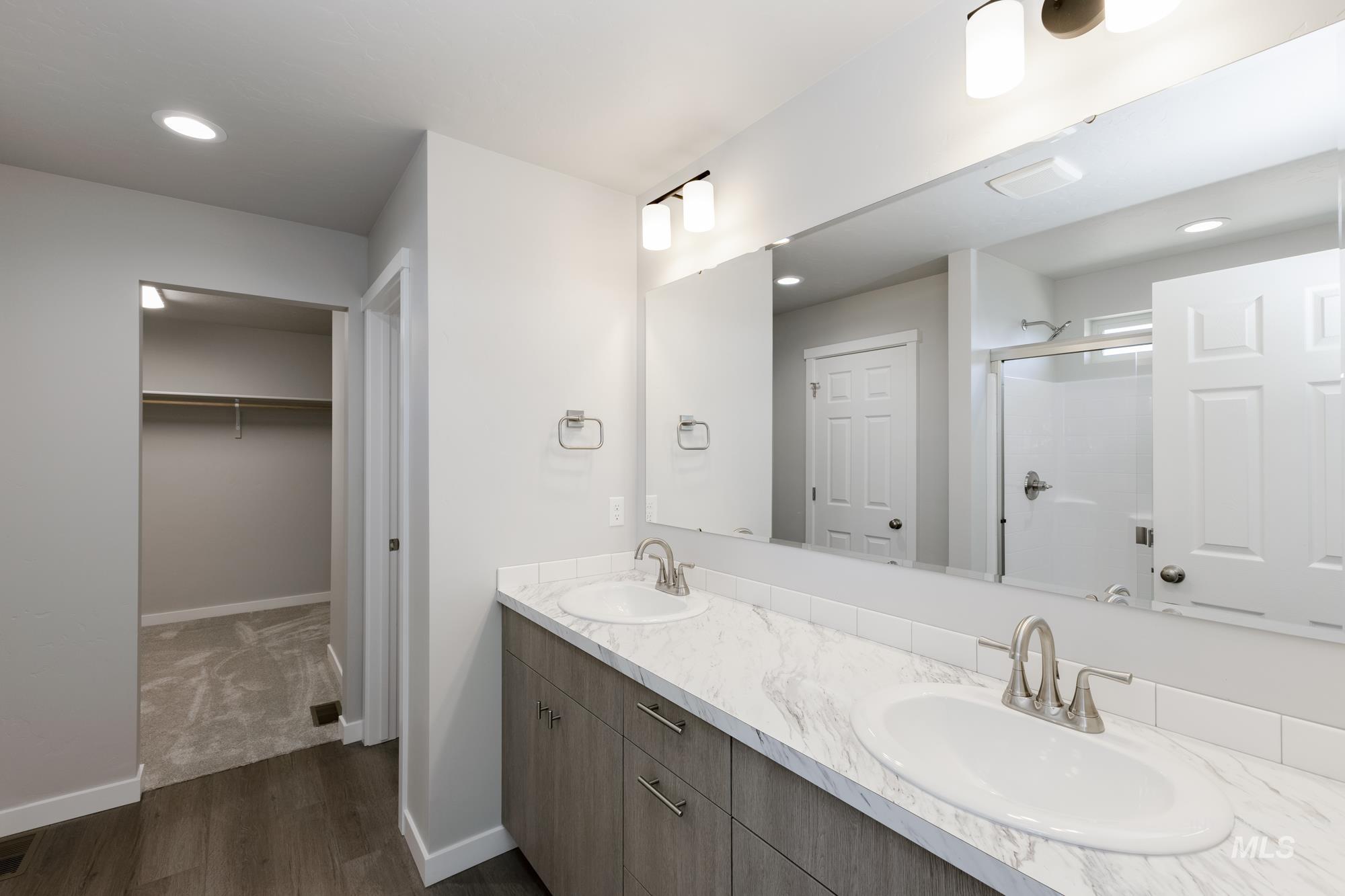 685 W Striped Owl St, Kuna, Idaho 83634, 5 Bedrooms, 3 Bathrooms, Residential For Sale, Price $499,990,MLS 98956205