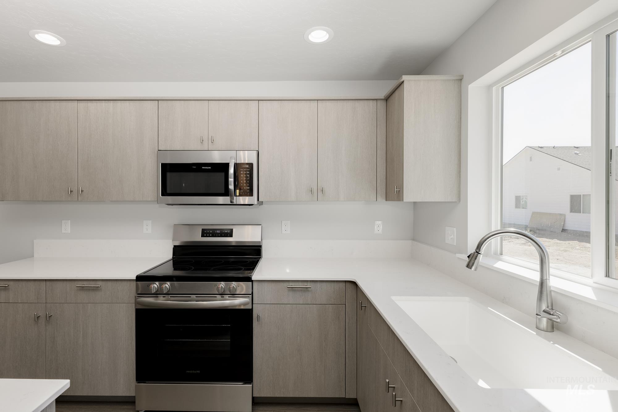 685 W Striped Owl St, Kuna, Idaho 83634, 5 Bedrooms, 3 Bathrooms, Residential For Sale, Price $499,990,MLS 98956205