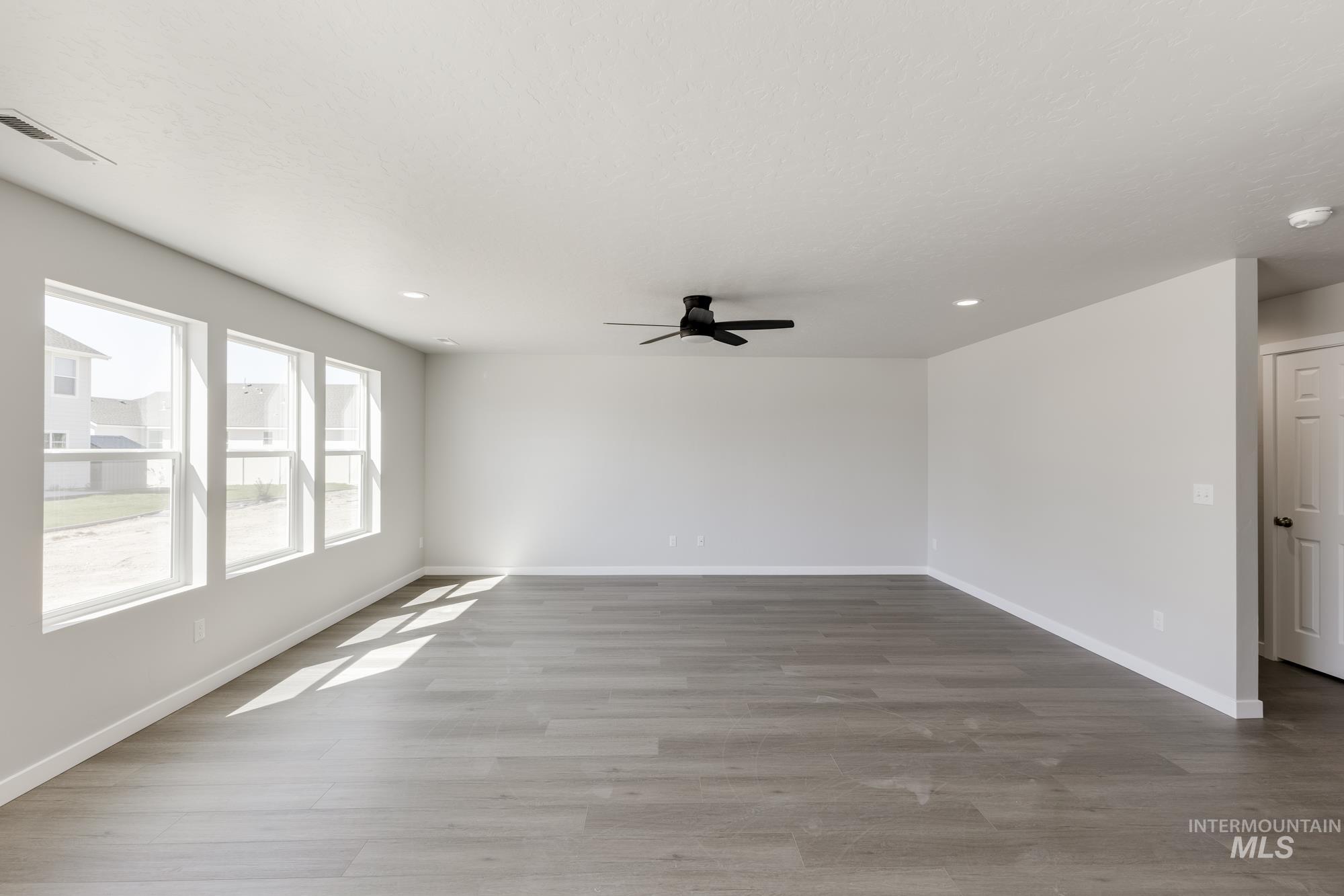 685 W Striped Owl St, Kuna, Idaho 83634, 5 Bedrooms, 3 Bathrooms, Residential For Sale, Price $499,990,MLS 98956205