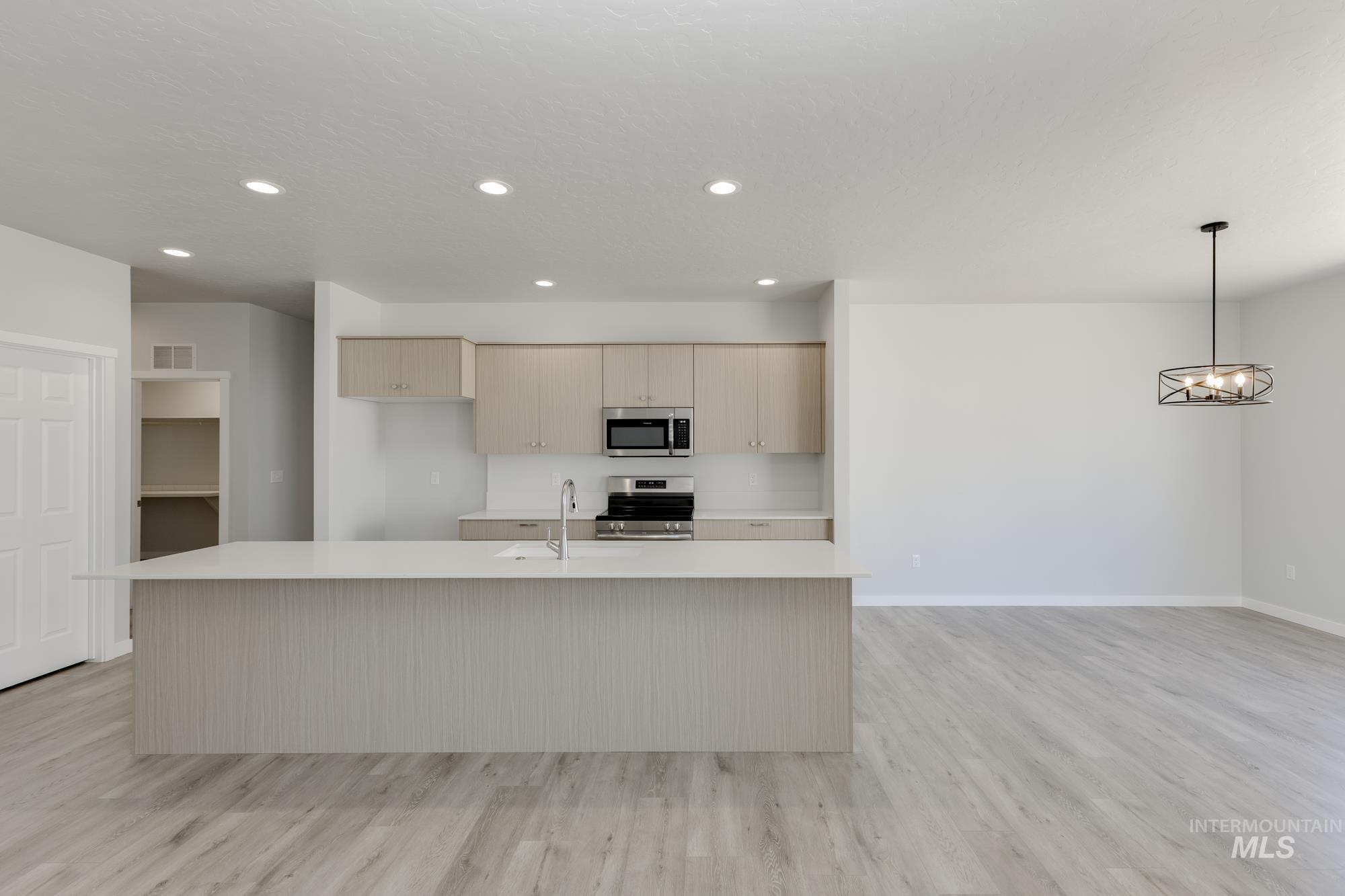 684 W Striped Owl St, Kuna, Idaho 83634, 4 Bedrooms, 2 Bathrooms, Residential For Sale, Price $534,990,MLS 98956207