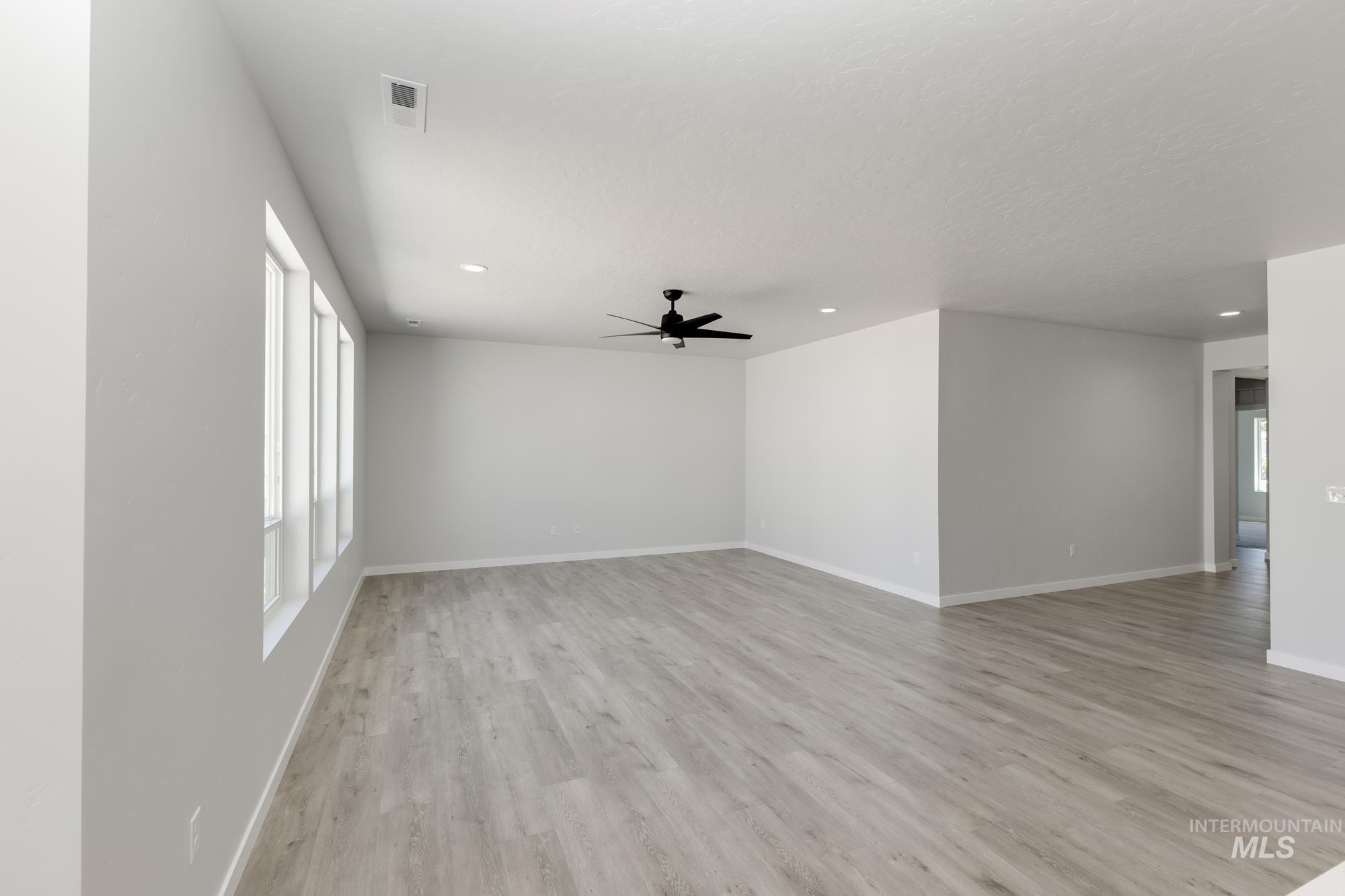 684 W Striped Owl St, Kuna, Idaho 83634, 4 Bedrooms, 2 Bathrooms, Residential For Sale, Price $534,990,MLS 98956207