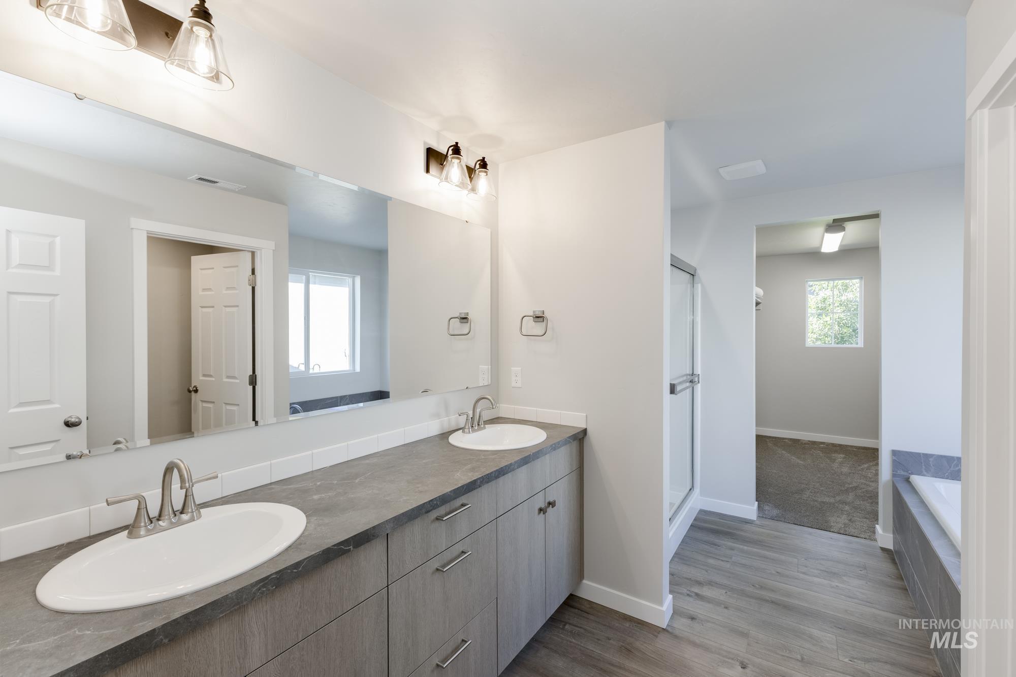 702 W Striped Owl St, Kuna, Idaho 83634, 4 Bedrooms, 2 Bathrooms, Residential For Sale, Price $519,990,MLS 98956208