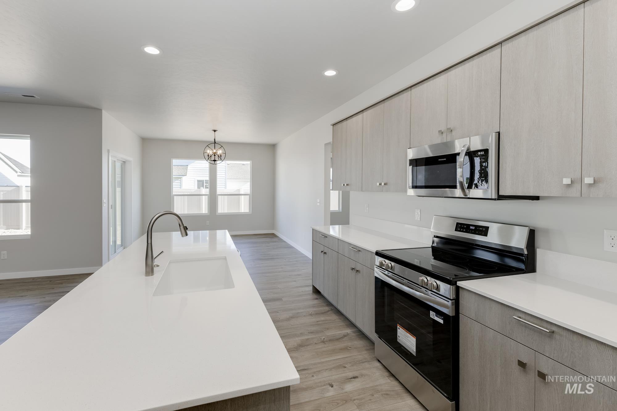 702 W Striped Owl St, Kuna, Idaho 83634, 4 Bedrooms, 2 Bathrooms, Residential For Sale, Price $519,990,MLS 98956208