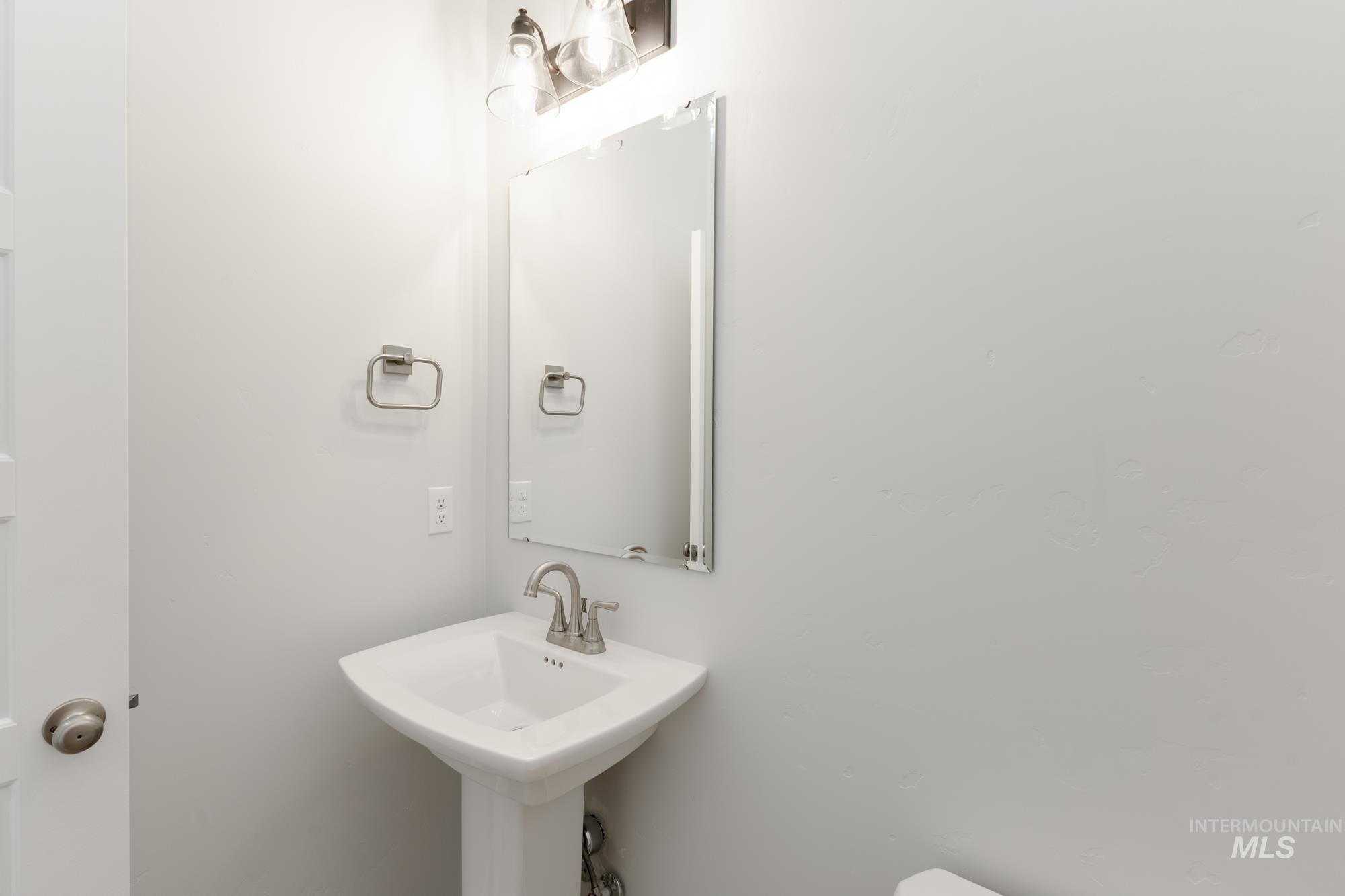 4223 E Woodmurra St, Meridian, Idaho 83642, 3 Bedrooms, 2.5 Bathrooms, Residential For Sale, Price $454,990,MLS 98956212