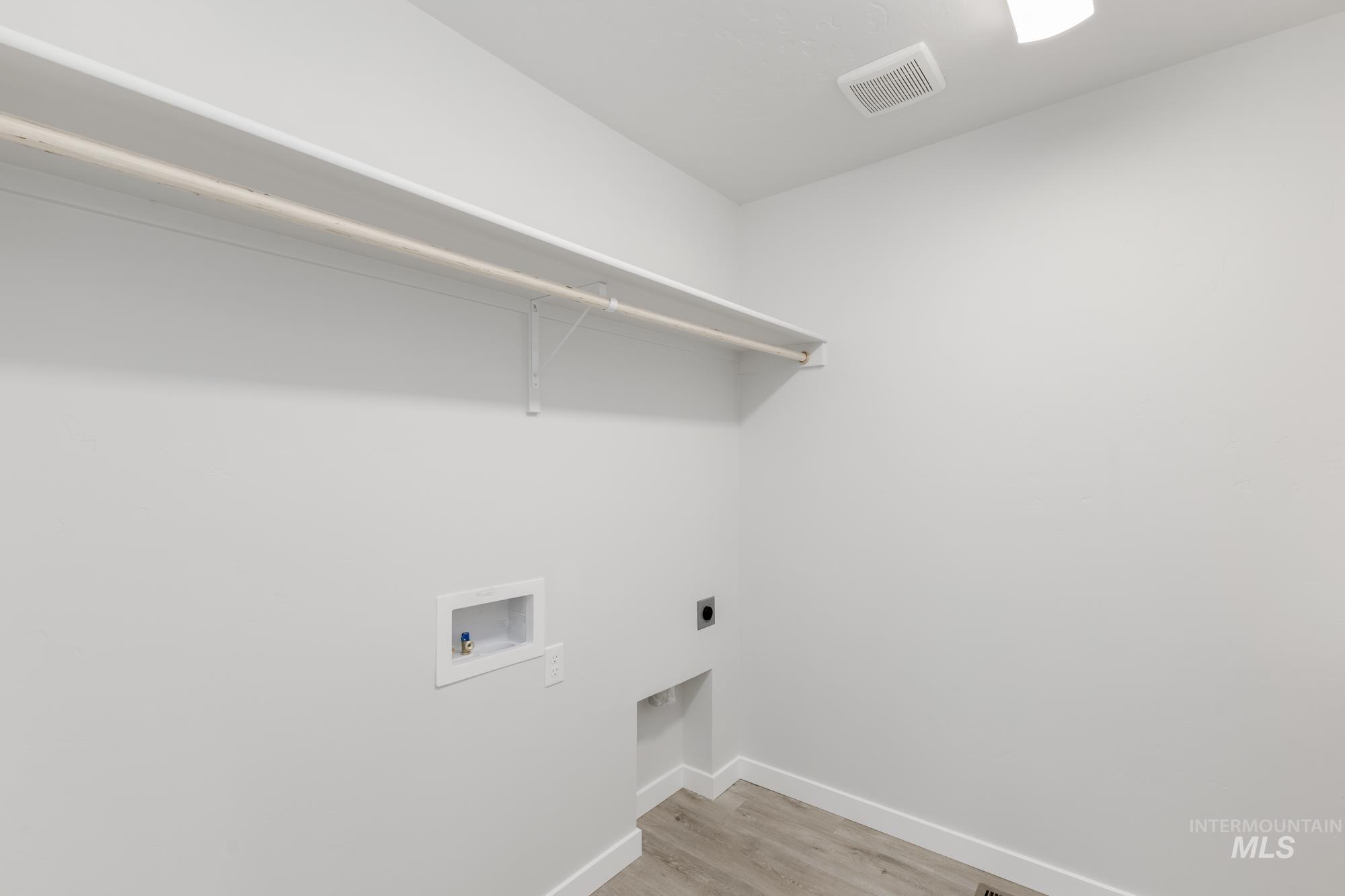 4223 E Woodmurra St, Meridian, Idaho 83642, 3 Bedrooms, 2.5 Bathrooms, Residential For Sale, Price $454,990,MLS 98956212