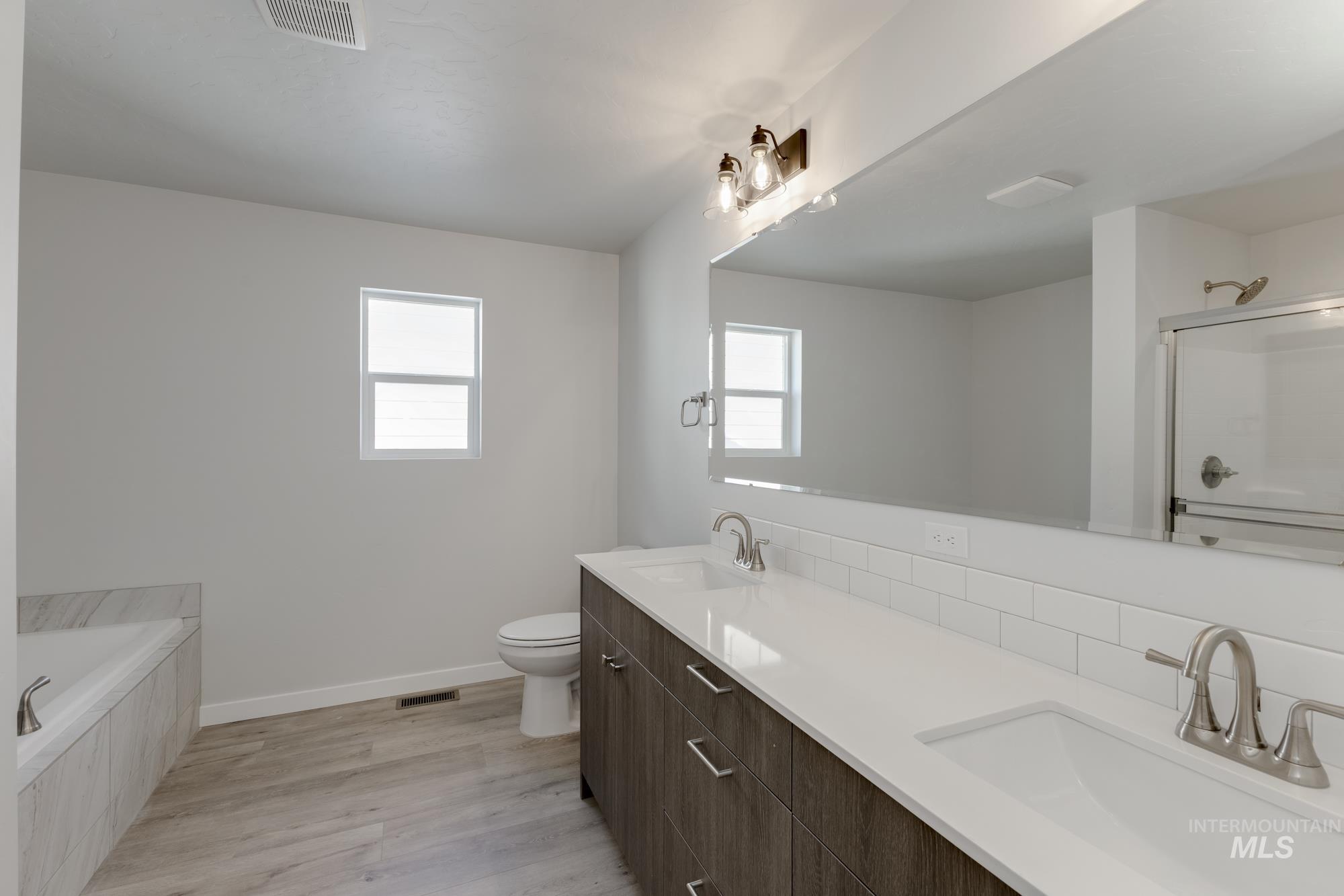 4223 E Woodmurra St, Meridian, Idaho 83642, 3 Bedrooms, 2.5 Bathrooms, Residential For Sale, Price $454,990,MLS 98956212