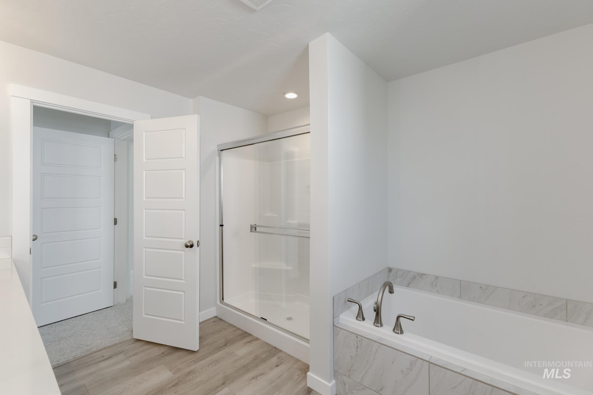 4223 E Woodmurra St, Meridian, Idaho 83642, 3 Bedrooms, 2.5 Bathrooms, Residential For Sale, Price $454,990,MLS 98956212