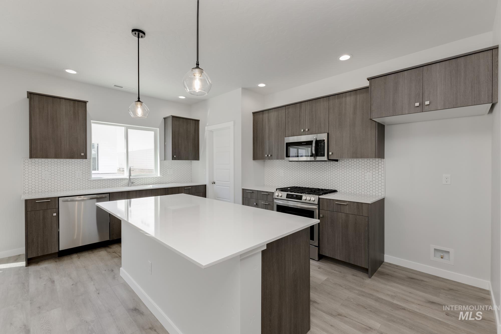 4223 E Woodmurra St, Meridian, Idaho 83642, 3 Bedrooms, 2.5 Bathrooms, Residential For Sale, Price $454,990,MLS 98956212