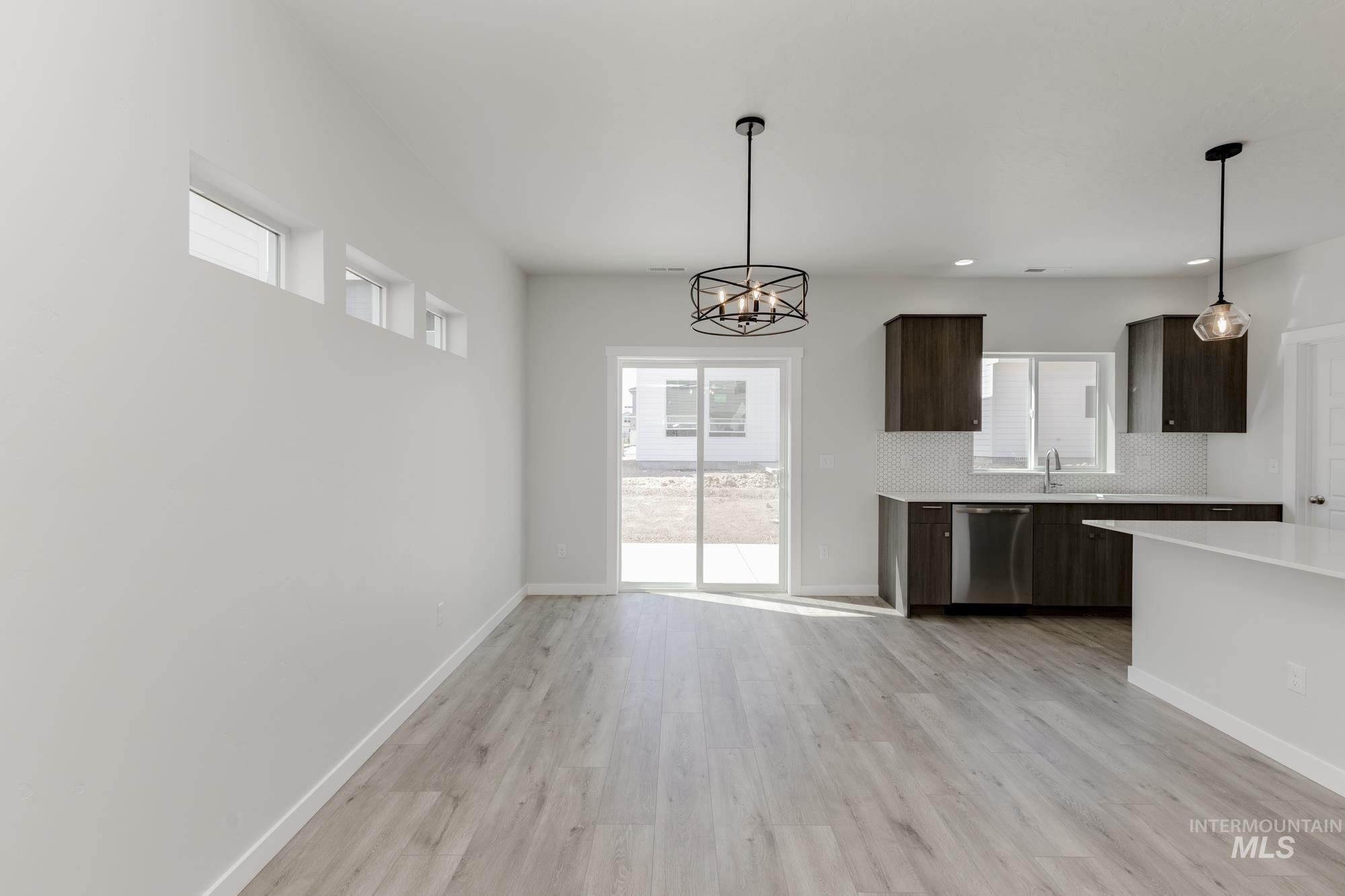 4223 E Woodmurra St, Meridian, Idaho 83642, 3 Bedrooms, 2.5 Bathrooms, Residential For Sale, Price $454,990,MLS 98956212