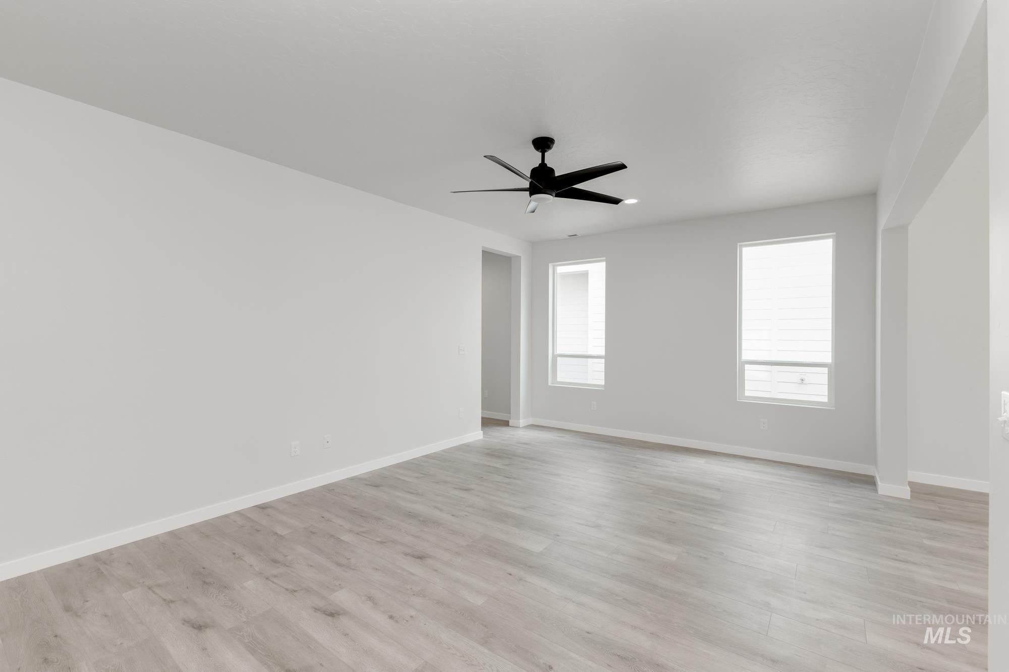 4223 E Woodmurra St, Meridian, Idaho 83642, 3 Bedrooms, 2.5 Bathrooms, Residential For Sale, Price $454,990,MLS 98956212