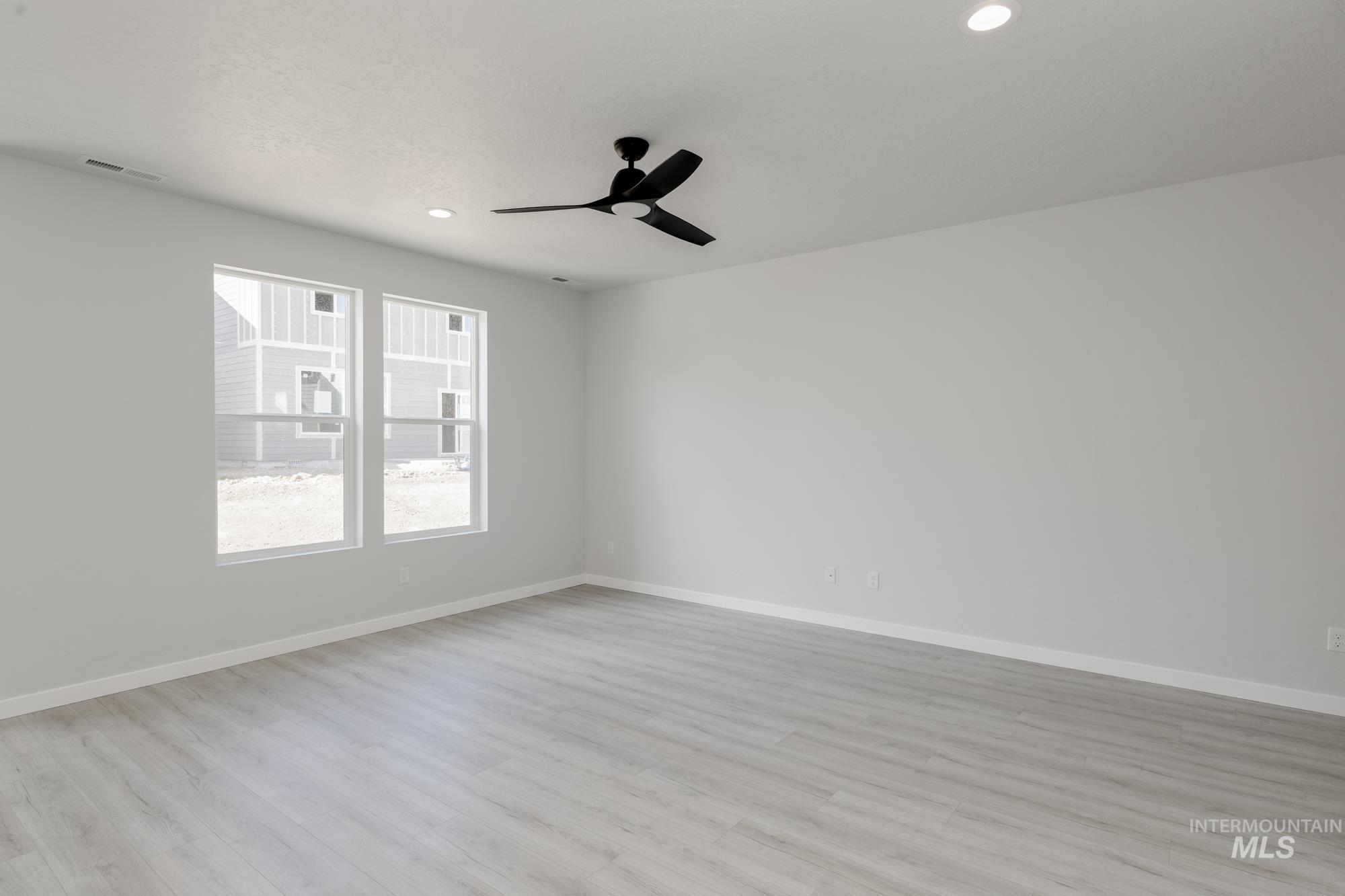 4209 E Woodmurra St, Meridian, Idaho 83642, 3 Bedrooms, 2.5 Bathrooms, Residential For Sale, Price $414,990,MLS 98956213