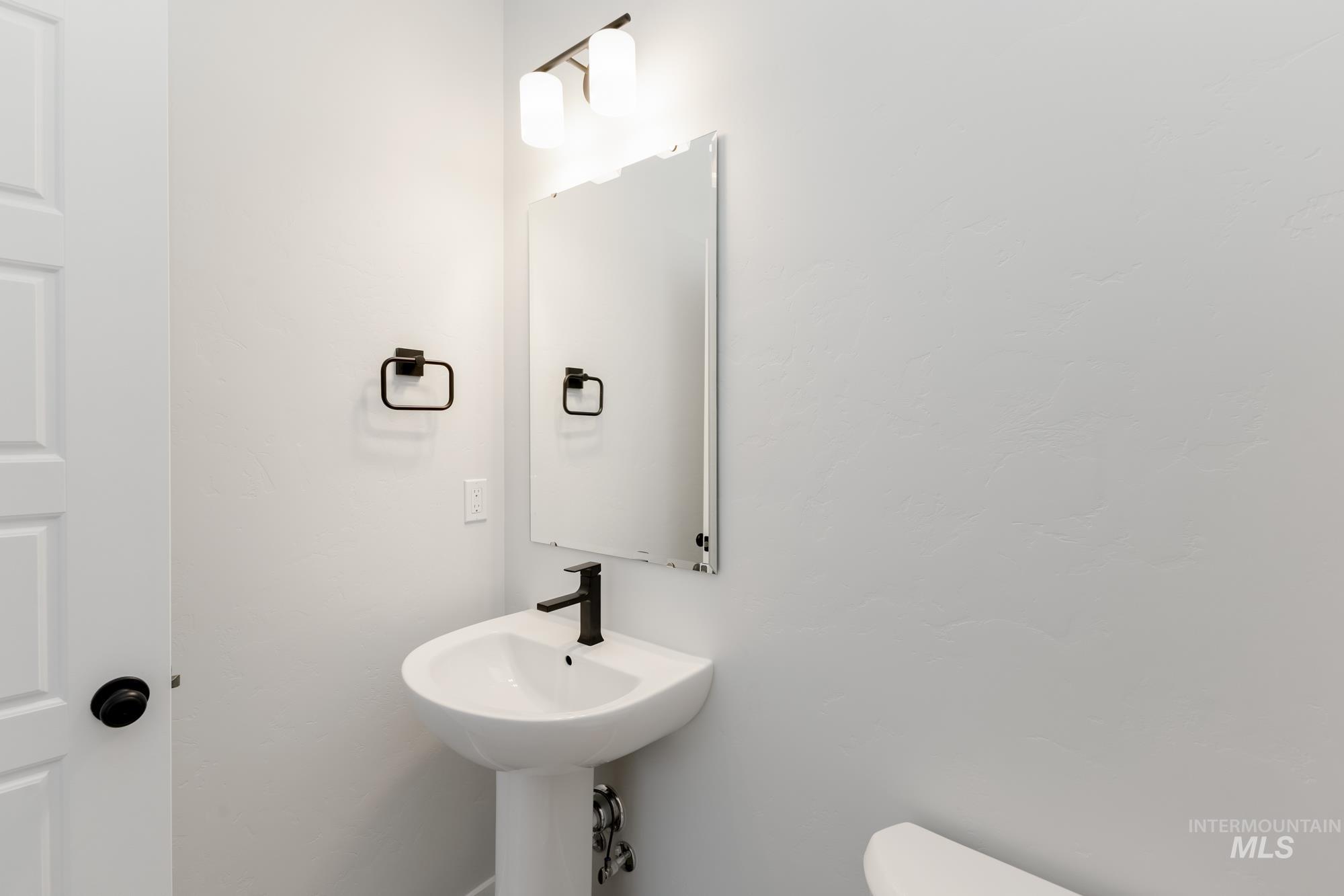 4209 E Woodmurra St, Meridian, Idaho 83642, 3 Bedrooms, 2.5 Bathrooms, Residential For Sale, Price $414,990,MLS 98956213