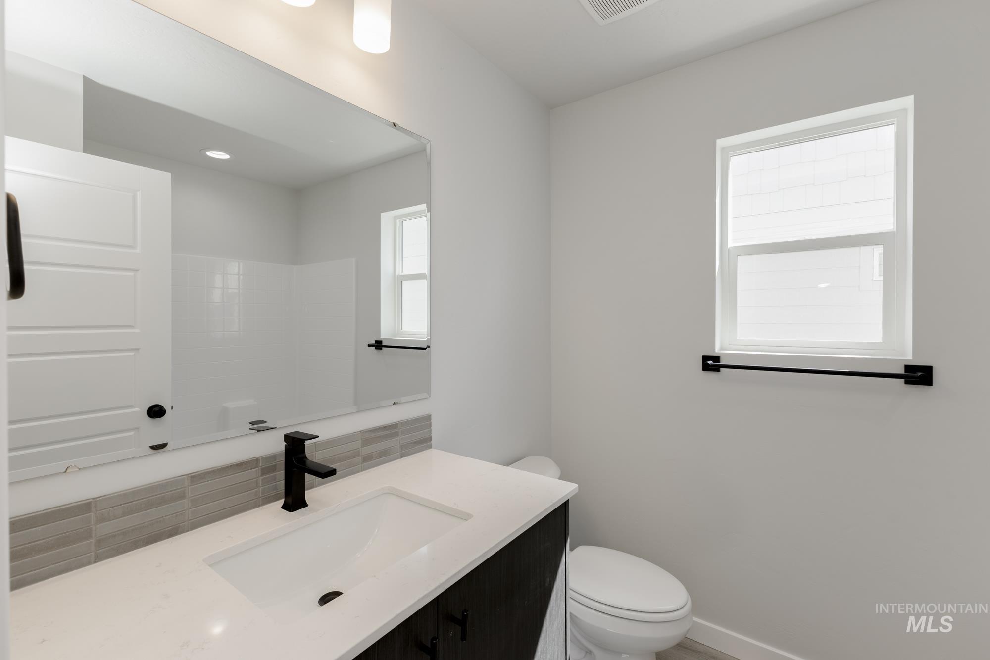 4209 E Woodmurra St, Meridian, Idaho 83642, 3 Bedrooms, 2.5 Bathrooms, Residential For Sale, Price $414,990,MLS 98956213