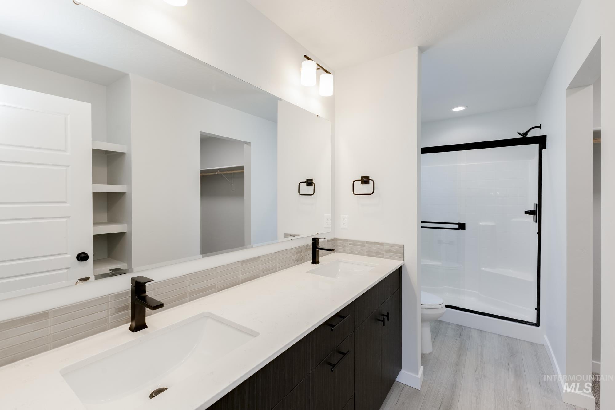 4209 E Woodmurra St, Meridian, Idaho 83642, 3 Bedrooms, 2.5 Bathrooms, Residential For Sale, Price $414,990,MLS 98956213