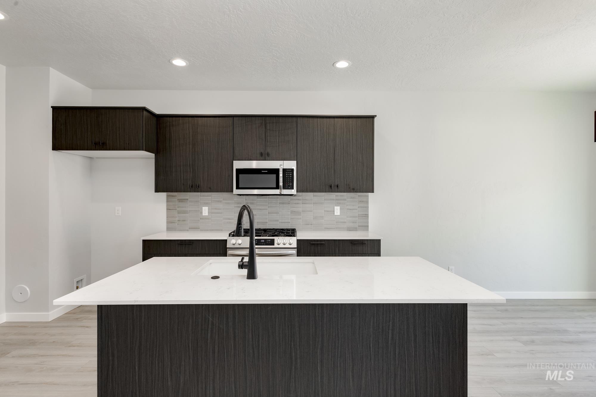 4209 E Woodmurra St, Meridian, Idaho 83642, 3 Bedrooms, 2.5 Bathrooms, Residential For Sale, Price $414,990,MLS 98956213