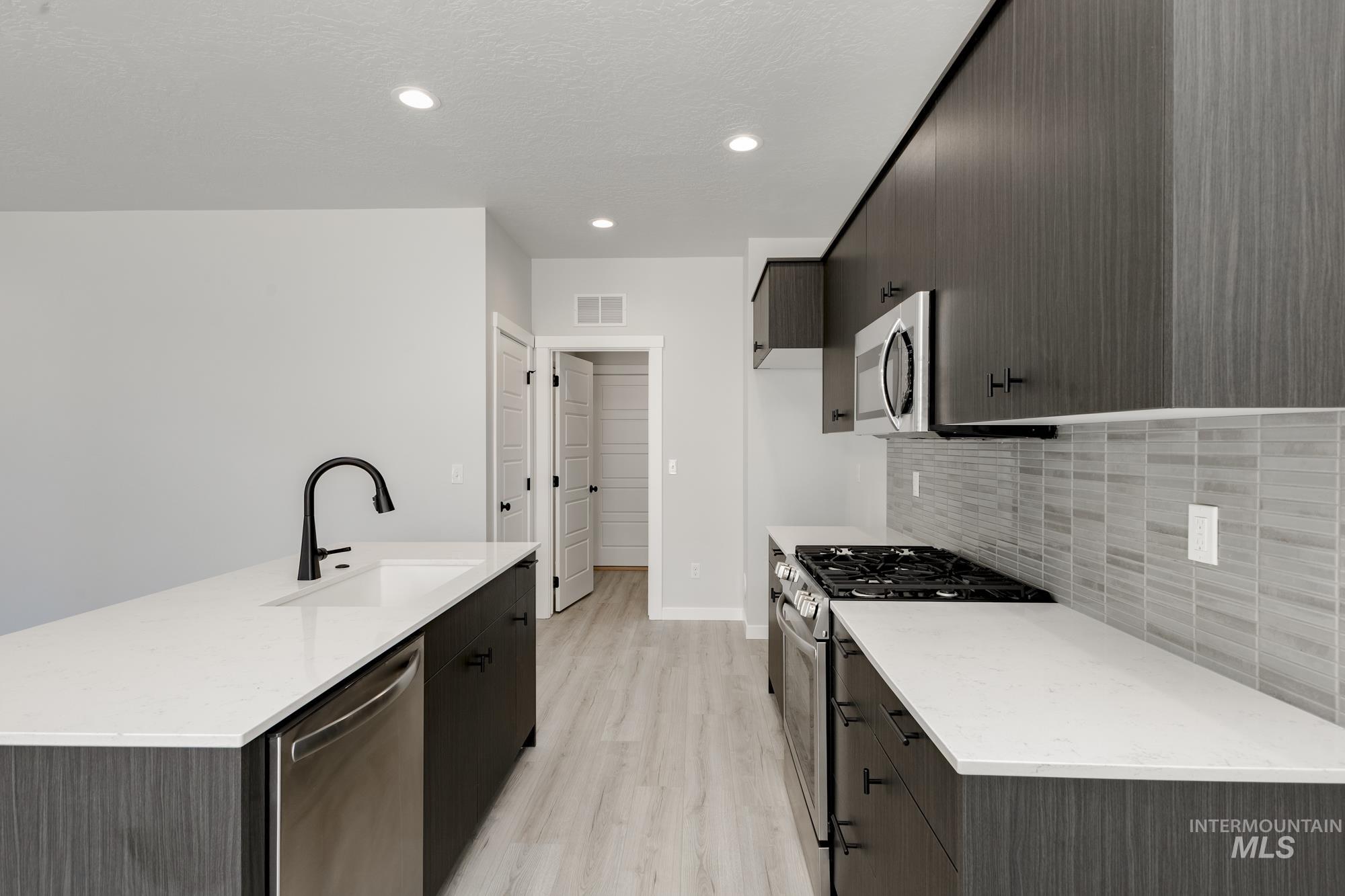 4209 E Woodmurra St, Meridian, Idaho 83642, 3 Bedrooms, 2.5 Bathrooms, Residential For Sale, Price $414,990,MLS 98956213