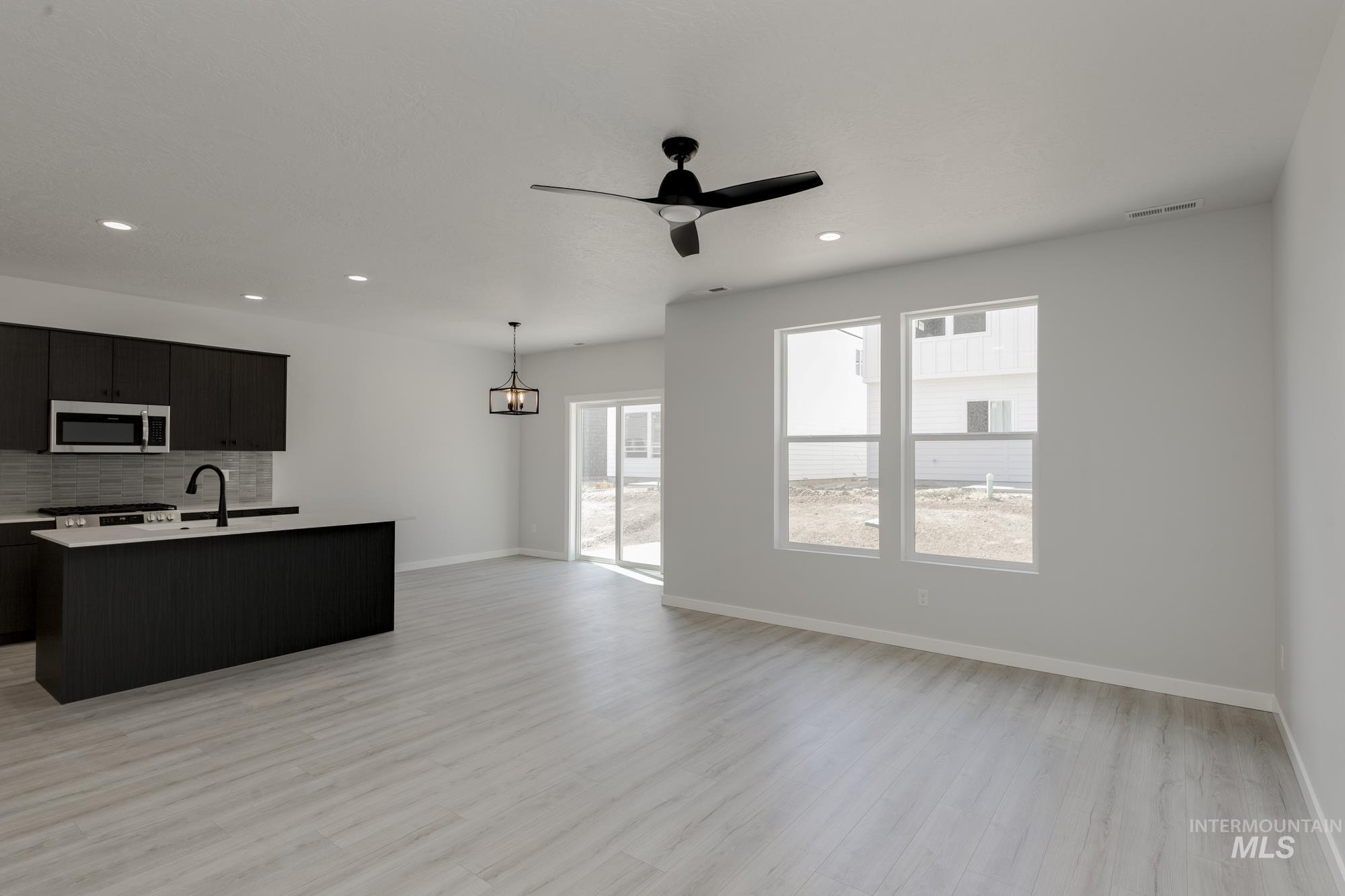 4209 E Woodmurra St, Meridian, Idaho 83642, 3 Bedrooms, 2.5 Bathrooms, Residential For Sale, Price $414,990,MLS 98956213