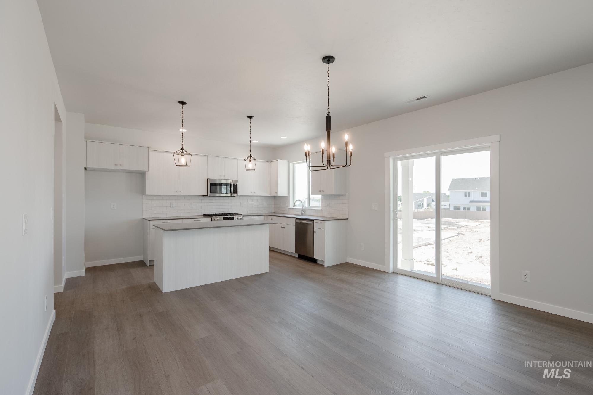 6447 S Sunfish Way, Boise, Idaho 83709, 5 Bedrooms, 3 Bathrooms, Residential For Sale, Price $634,990,MLS 98956230