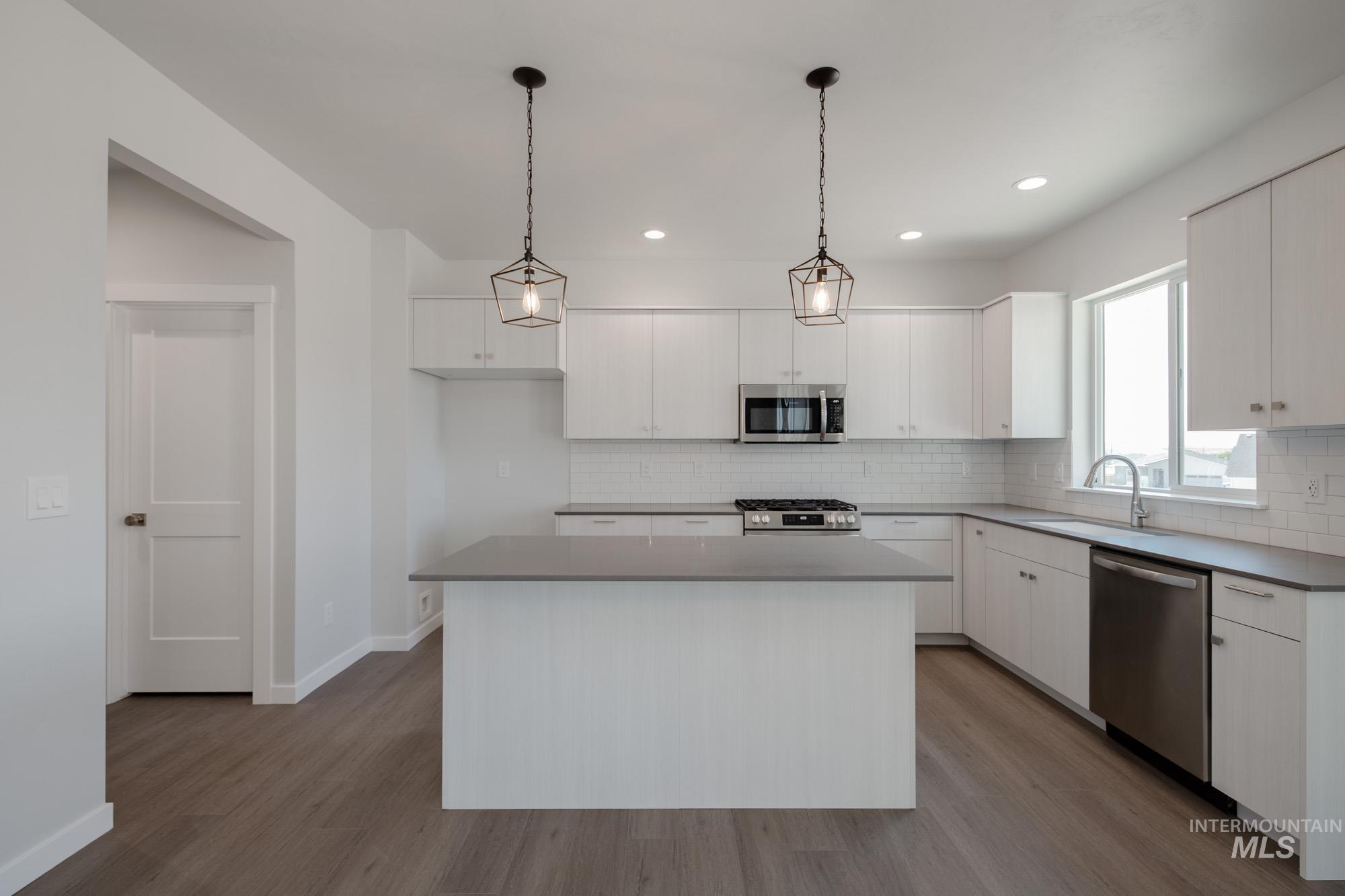 6447 S Sunfish Way, Boise, Idaho 83709, 5 Bedrooms, 3 Bathrooms, Residential For Sale, Price $634,990,MLS 98956230