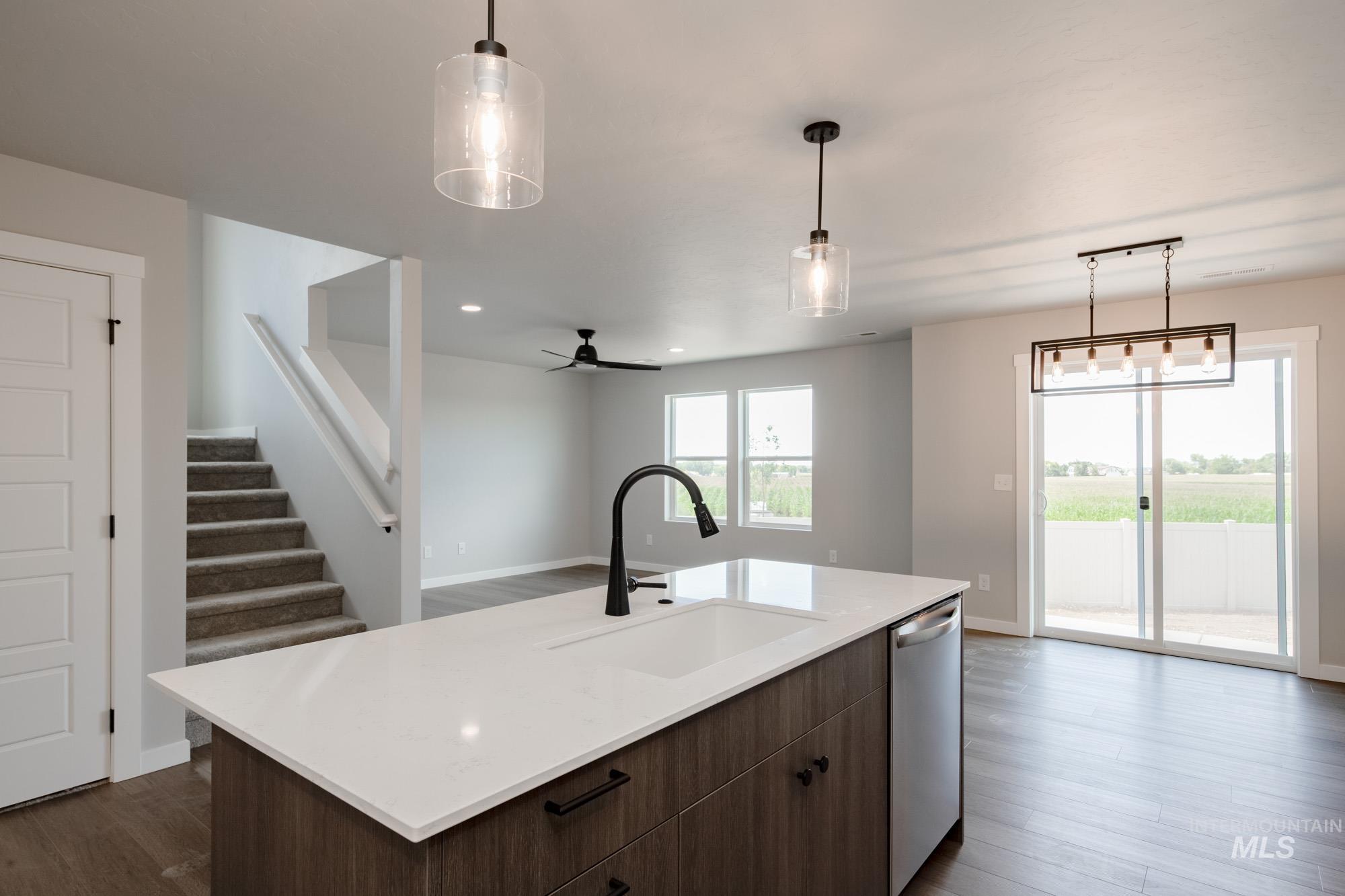 6817 S Old Farm Ave, Meridian, Idaho 83642, 3 Bedrooms, 2.5 Bathrooms, Residential For Sale, Price $414,990,MLS 98956239